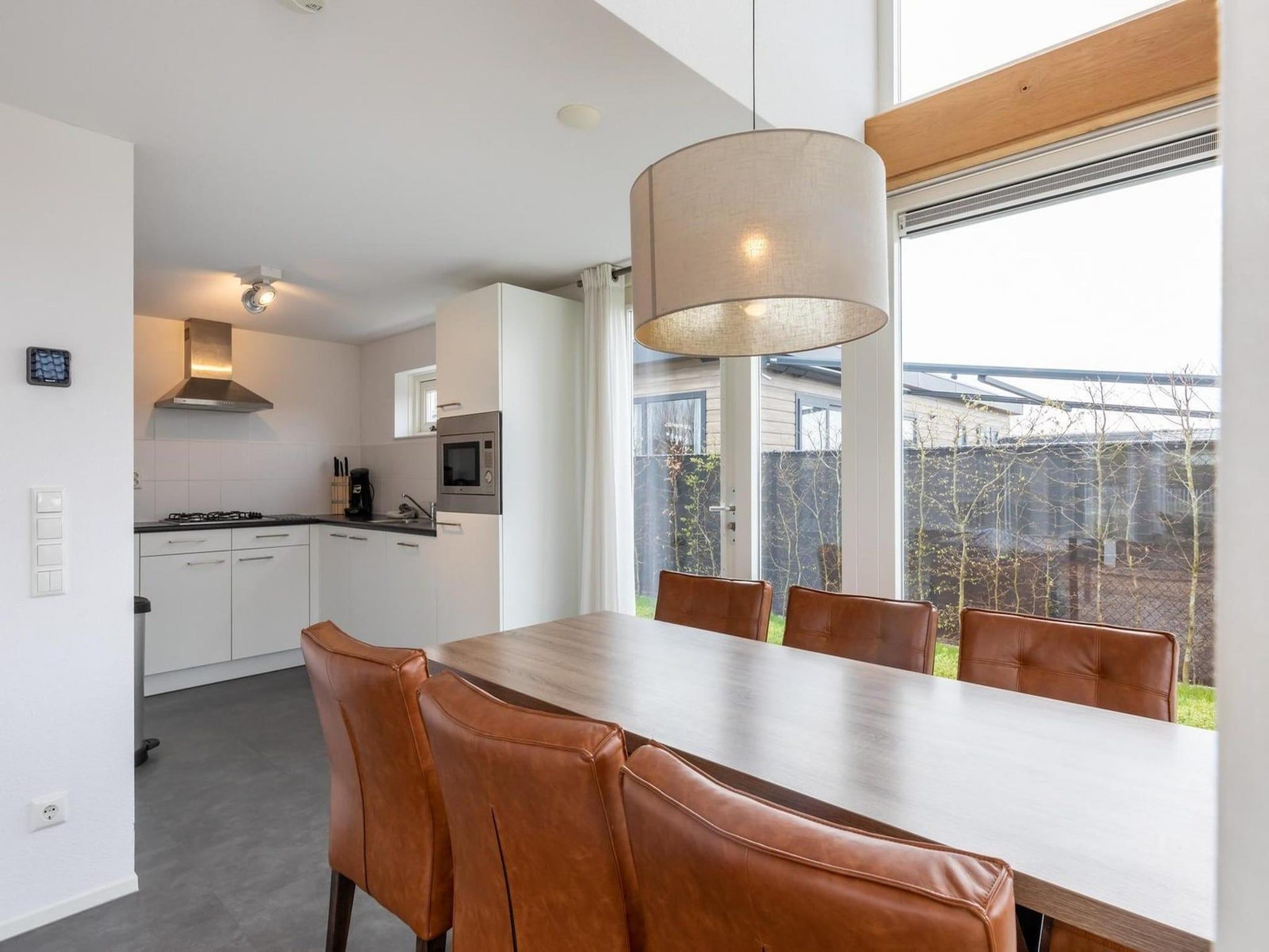 De eetkamer van Strandvilla 30 in Renesse