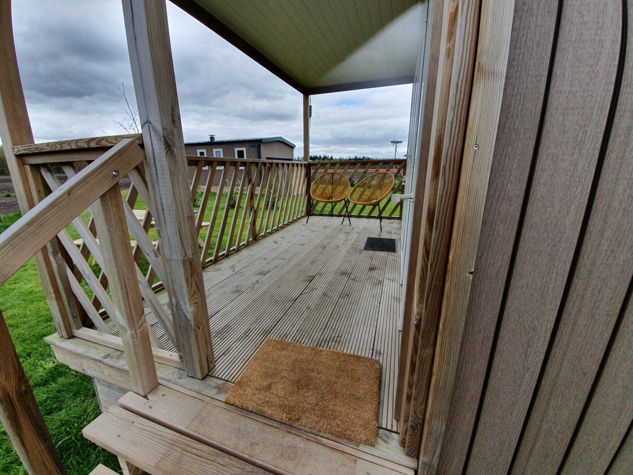 De buitenkant van Elperhof Veldlodge in Schoonloo