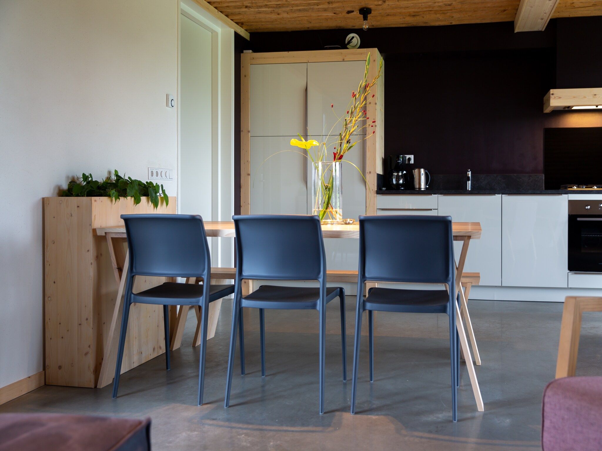 De woonkamer van Koe in de Kost 4 in Heeten