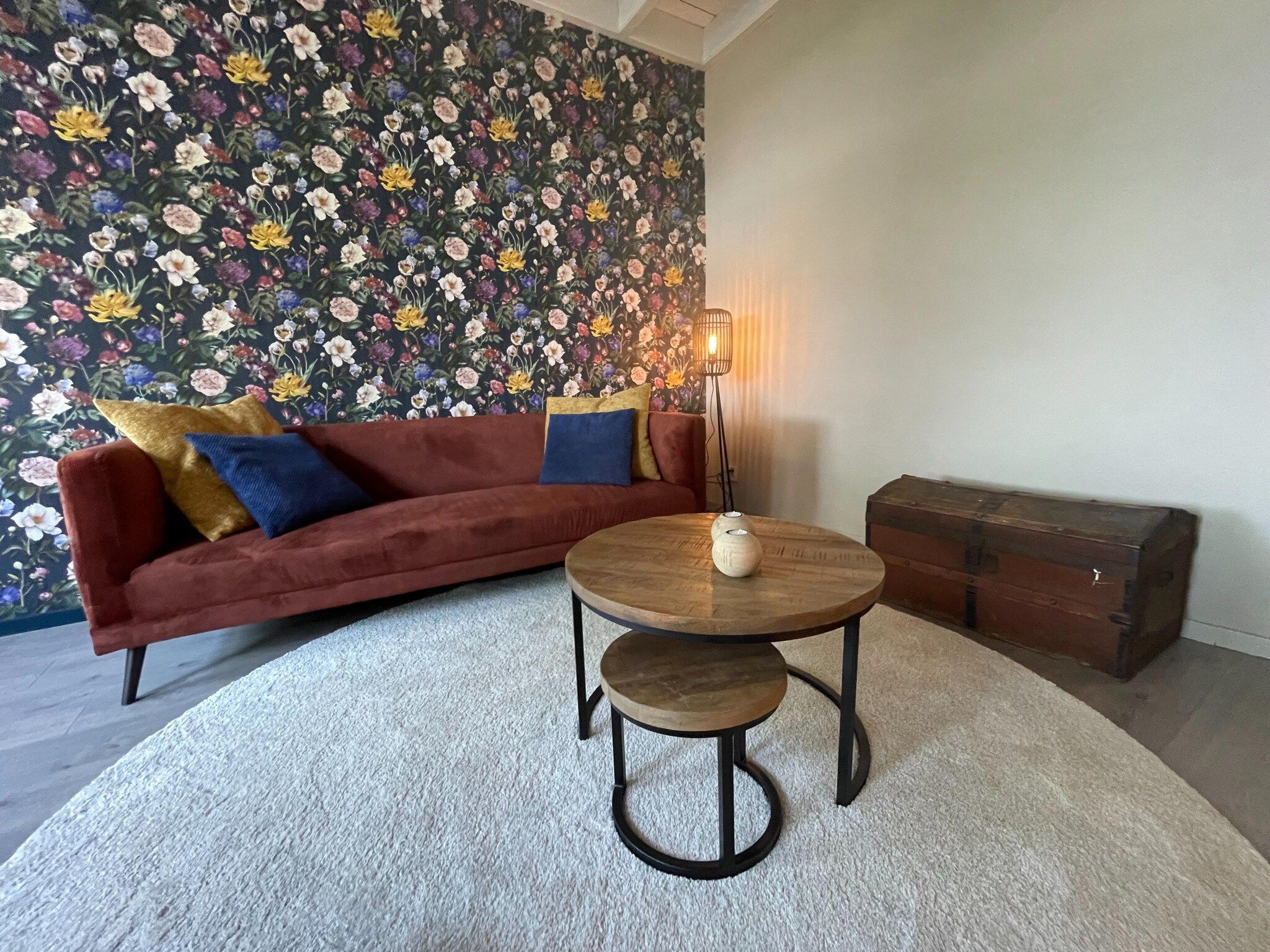 De woonkamer van Elperhof home 16A in Schoonloo