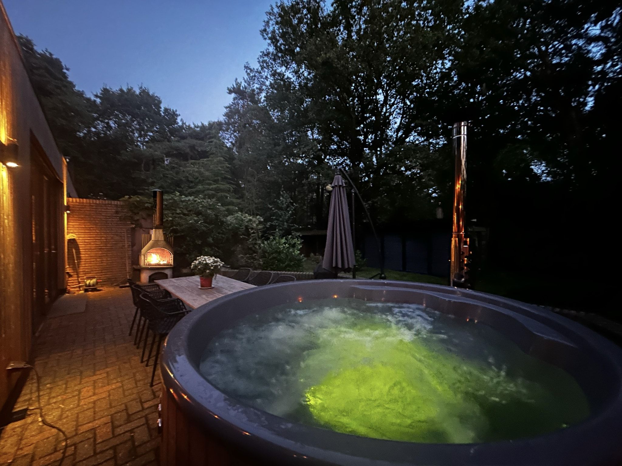 Het terras van Wellnes suite in Zelhem