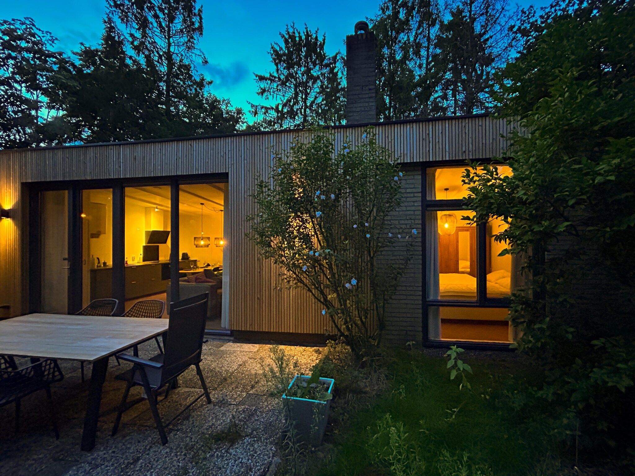 De buitenkant van Bos suite in Zelhem