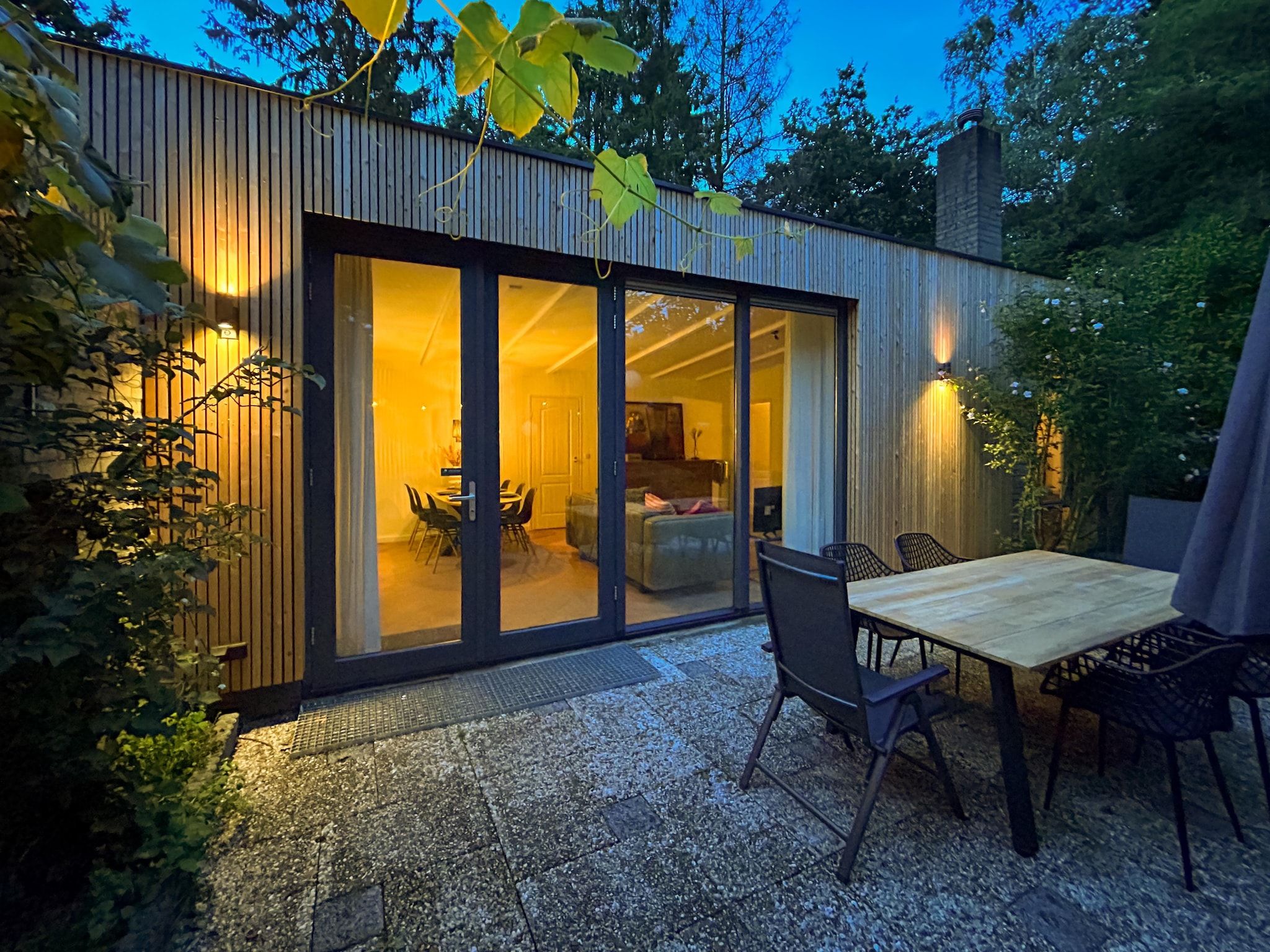 Het terras van Duo Suite wellness in Zelhem