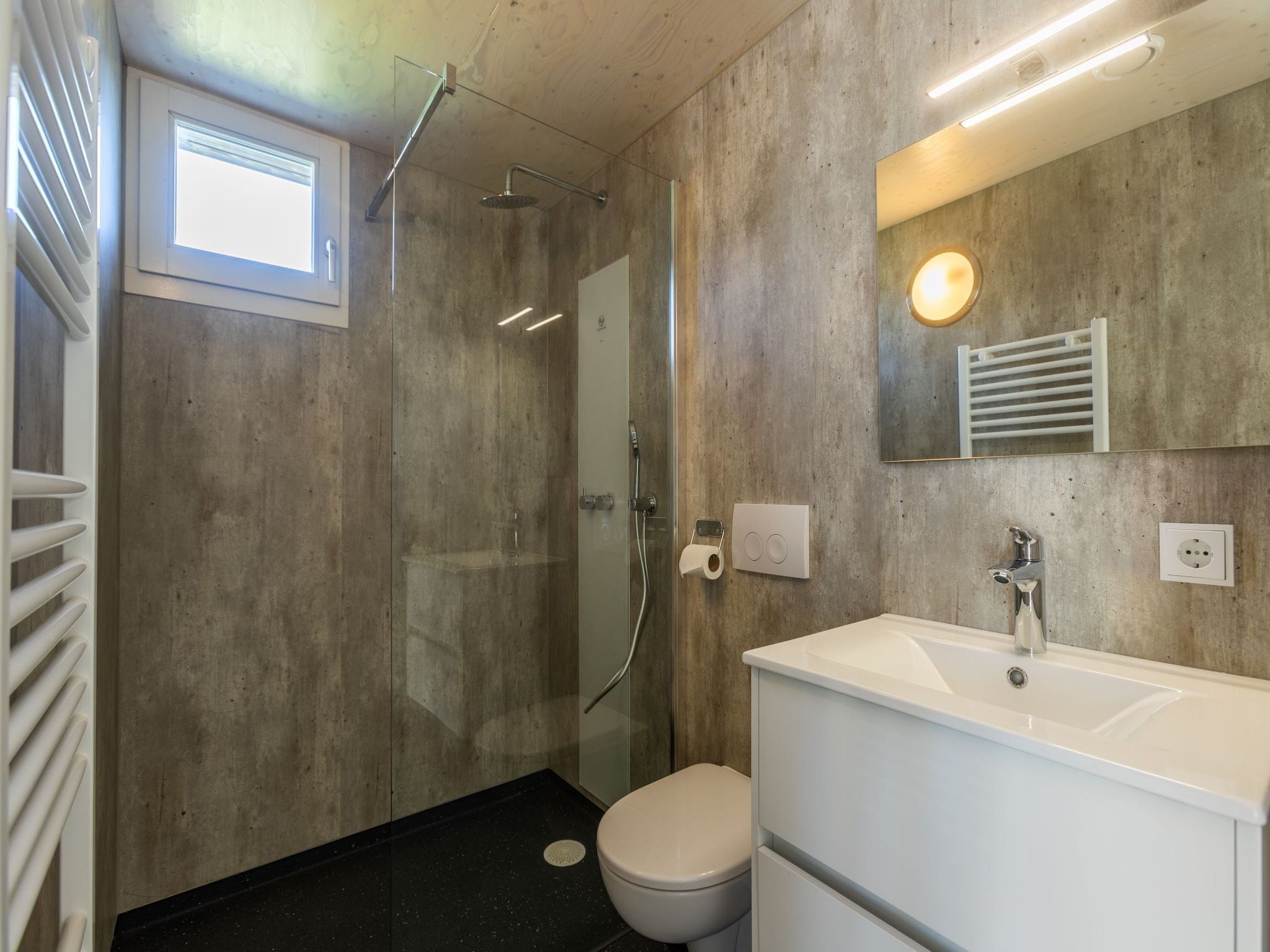 De badkamer van Duinvilla 8 in Cadzand