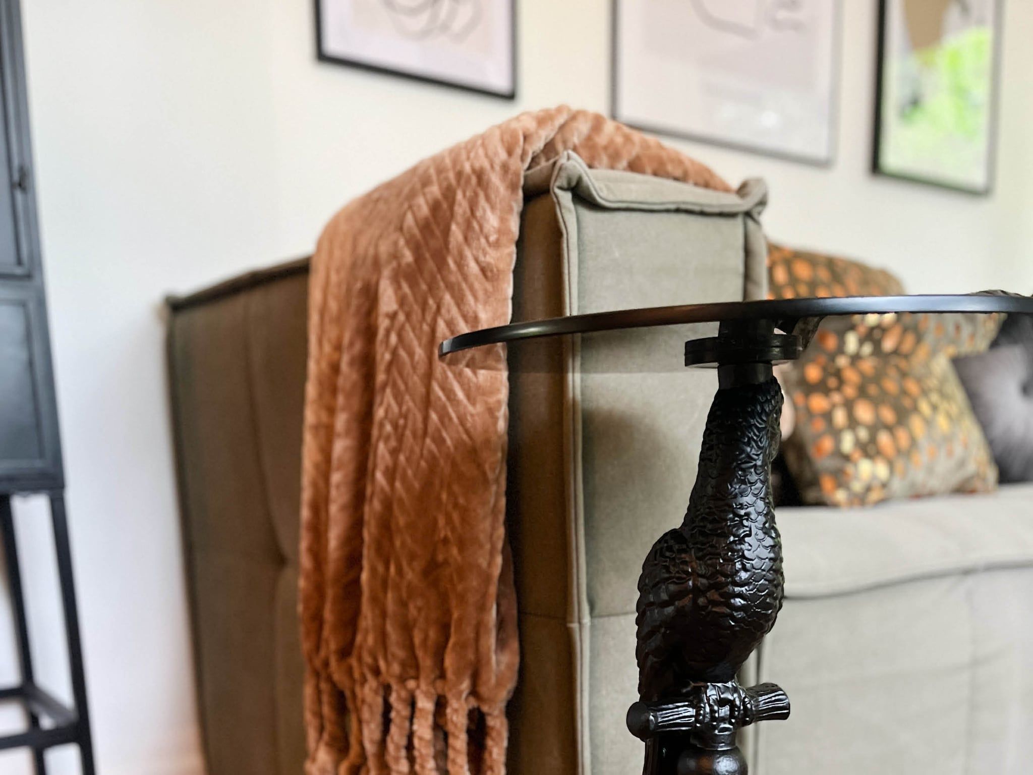 De woonkamer van Dutch Cabin Houses 24 in Rheezerveen