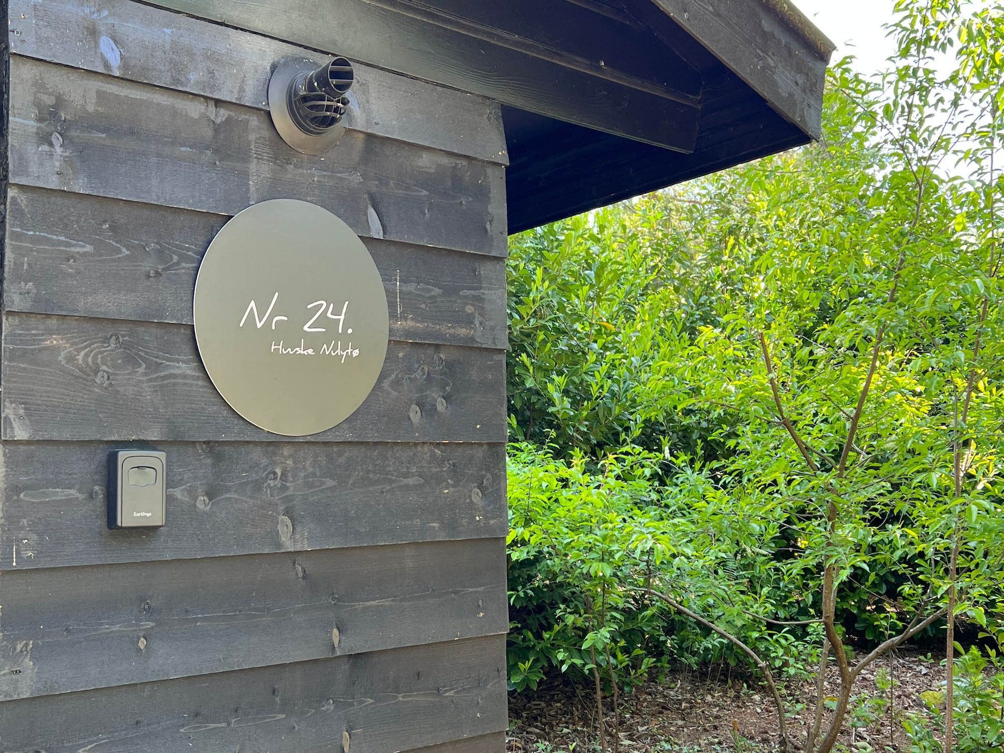 De buitenkant van Dutch Cabin Houses 24 in Rheezerveen