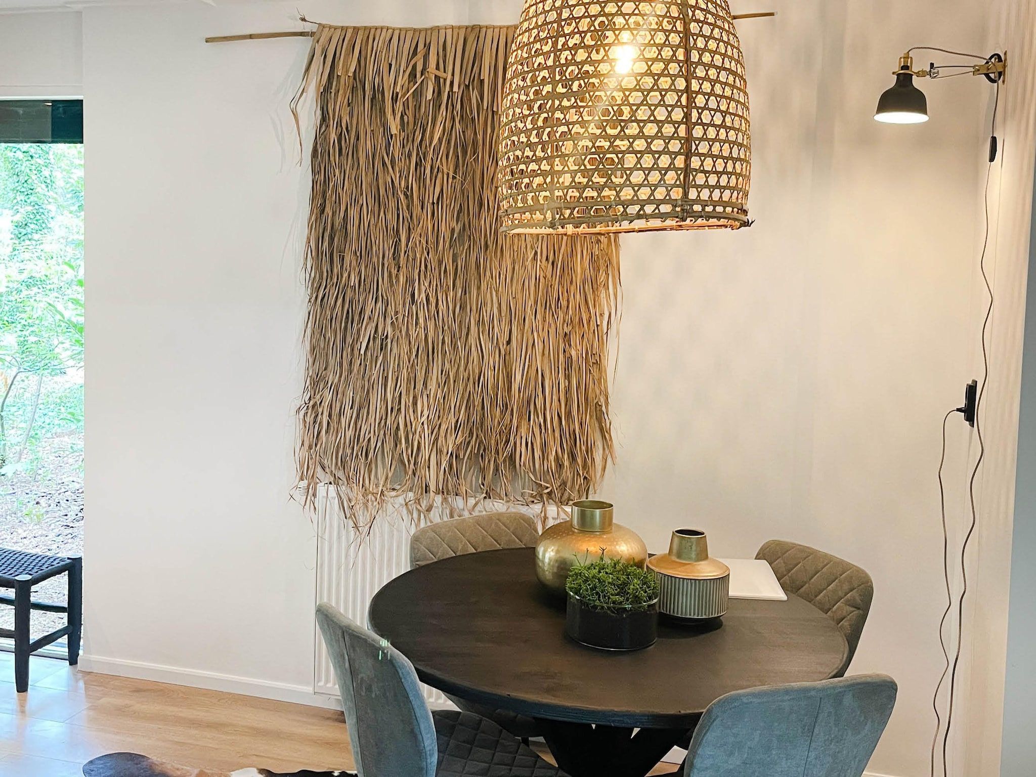 De eetkamer van Dutch Cabin Houses 24 in Rheezerveen