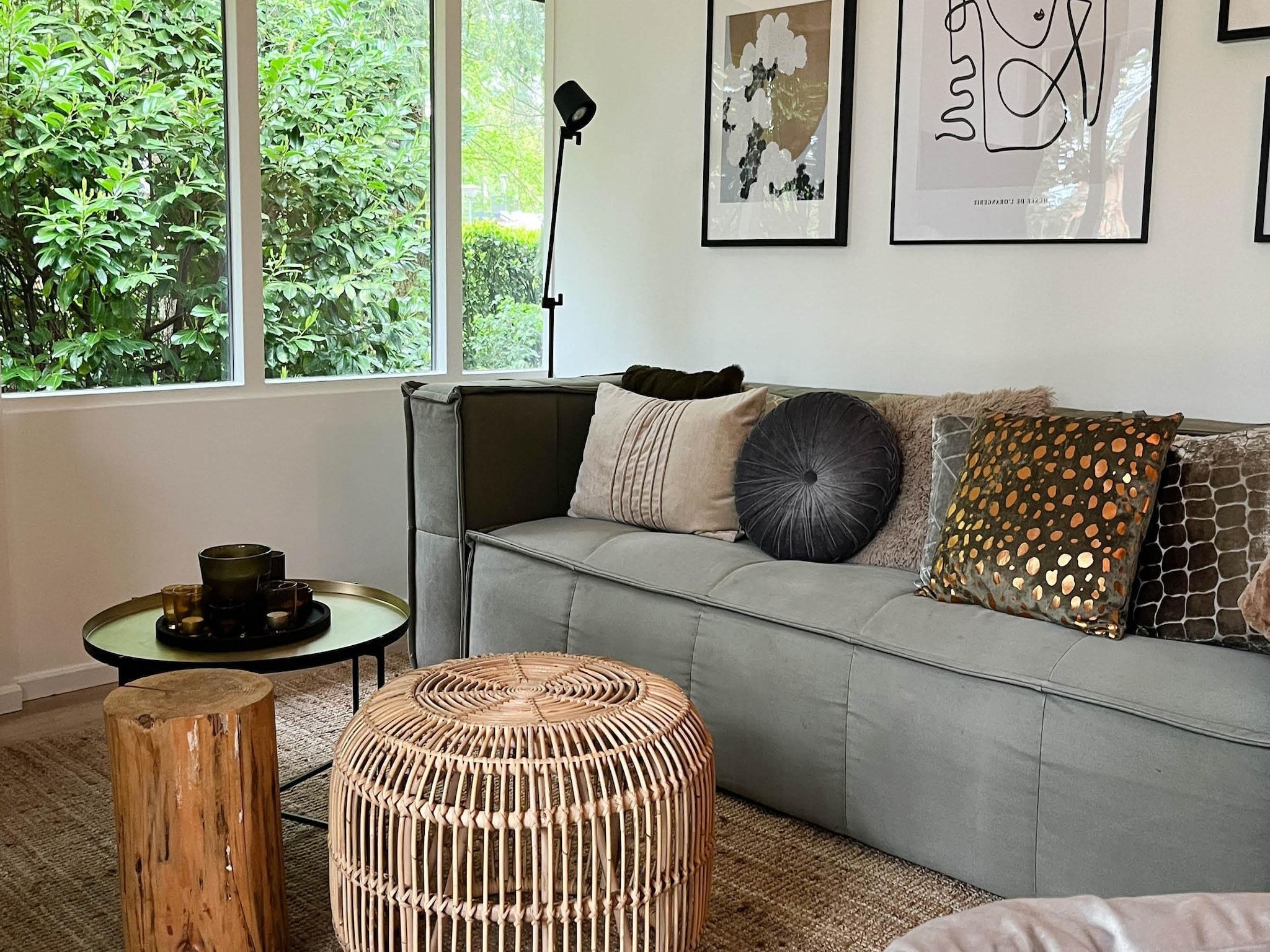 De woonkamer van Dutch Cabin Houses 24 in Rheezerveen