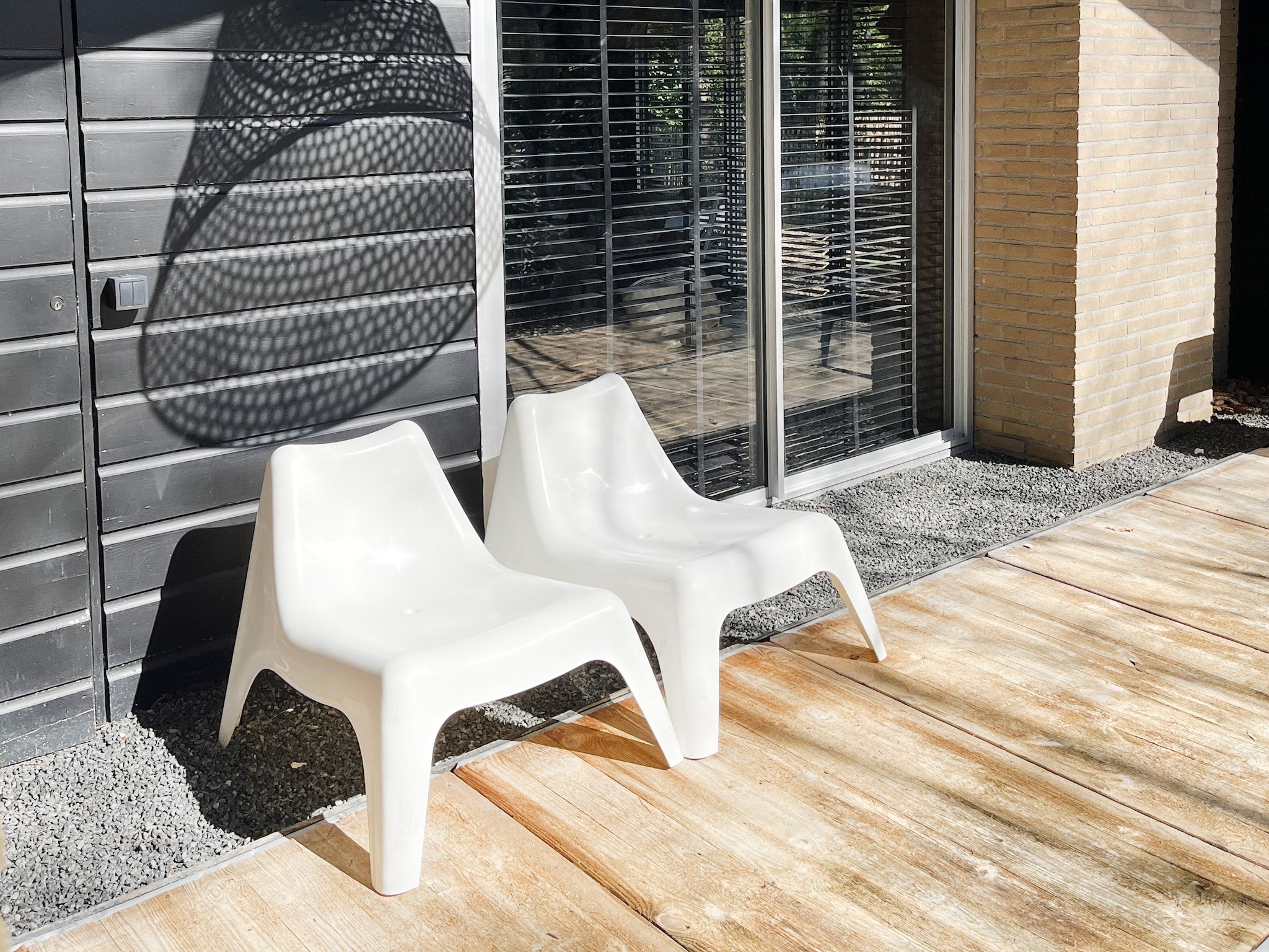 Het terras van Dutch Cabin Houses C66 in Rheezerveen