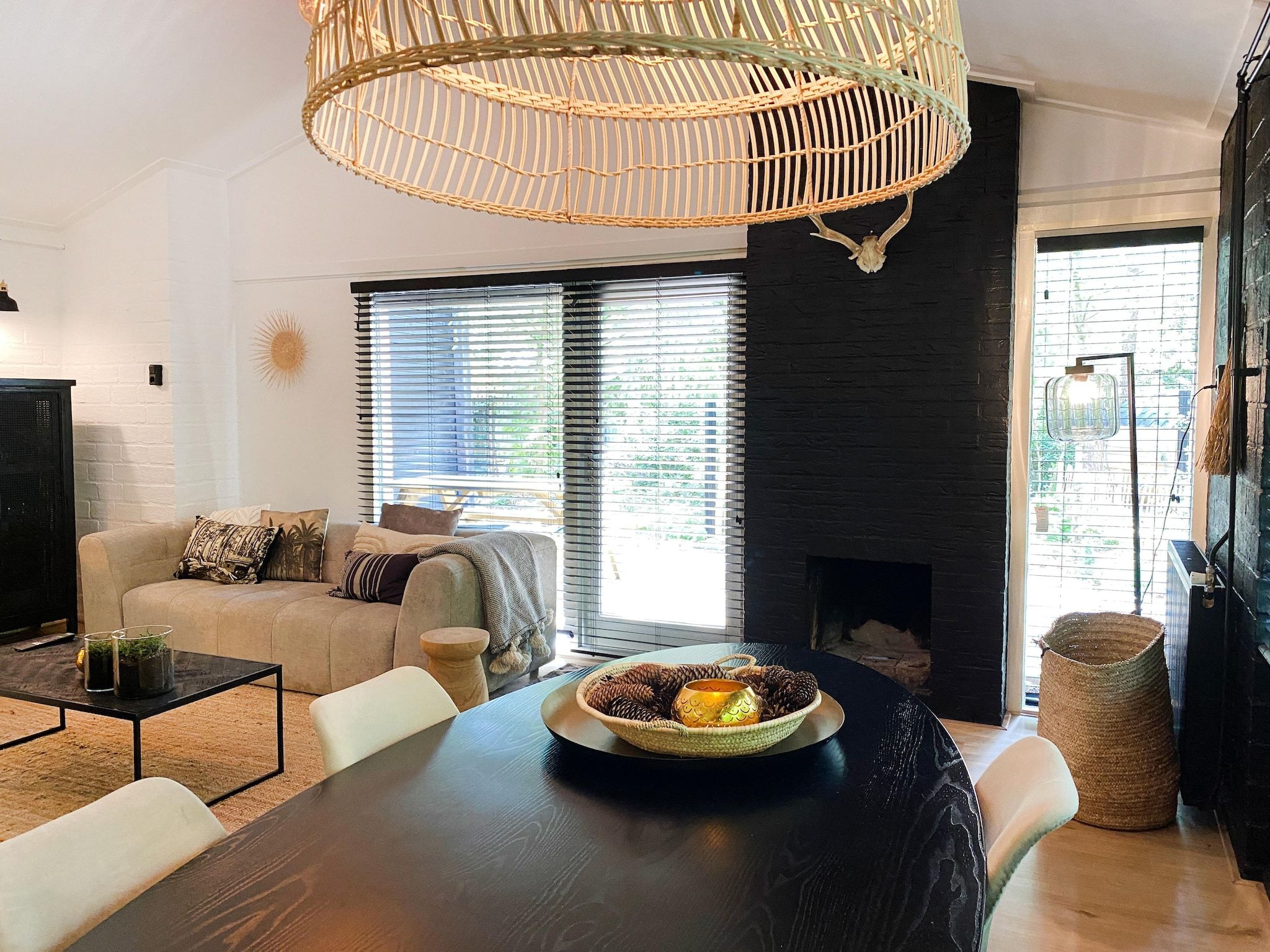 De eetkamer van Dutch Cabin Houses C67 in Rheezerveen