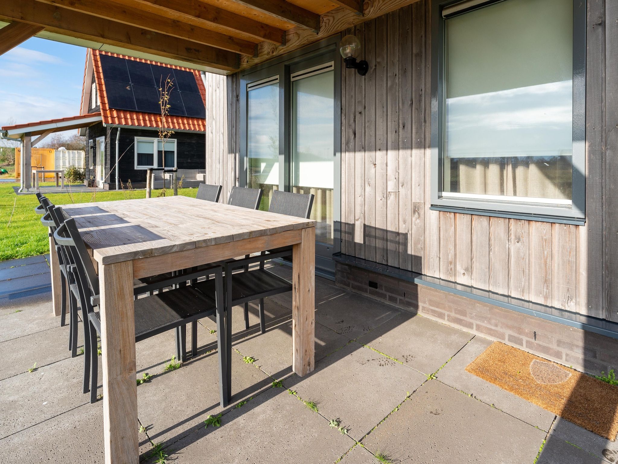 Het terras van Gogge Huis NR 53 in Scherpenisse