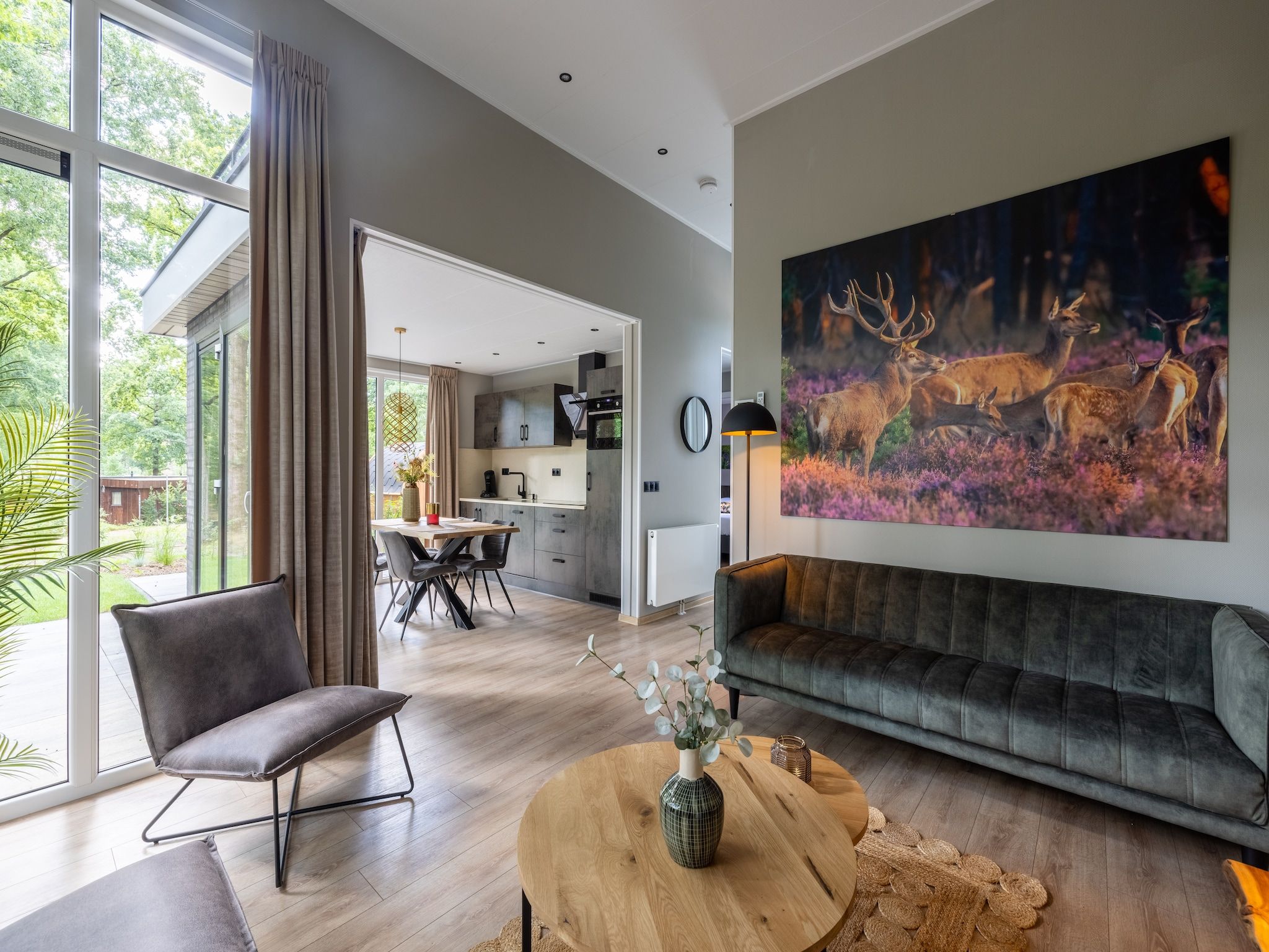 De woonkamer van Vakantiepark De Rimboe & De Woeste Hoogte 40 in Hoenderloo