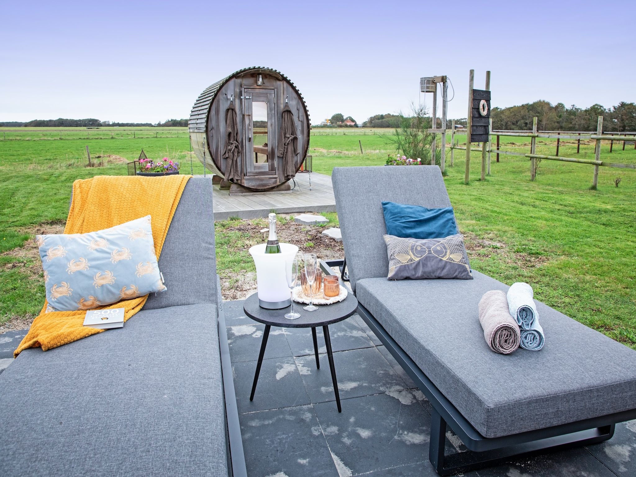 Het terras van Wulpenweid 12 in Den Burg