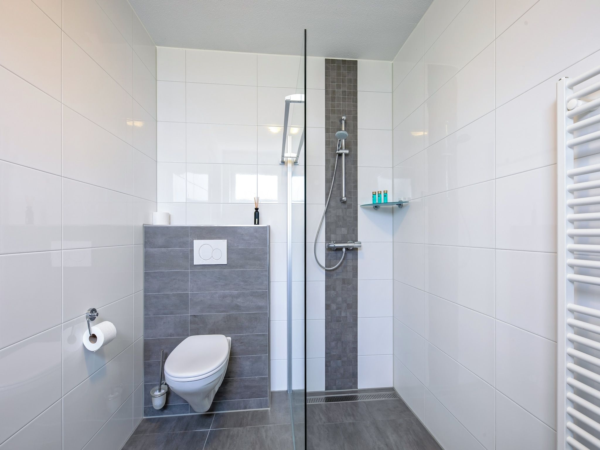 De badkamer van Wulpenweid 12A in Den Burg