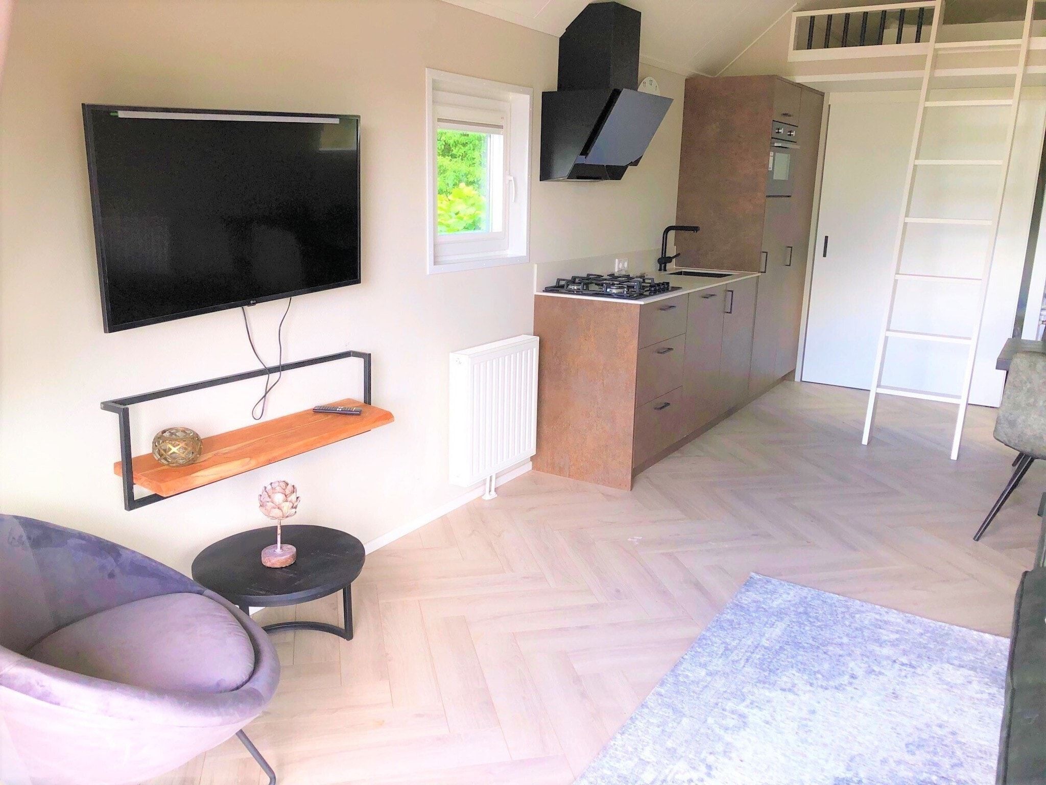 De keuken van Recreatiepark Rhederlaagse Meren 20 in Lathum