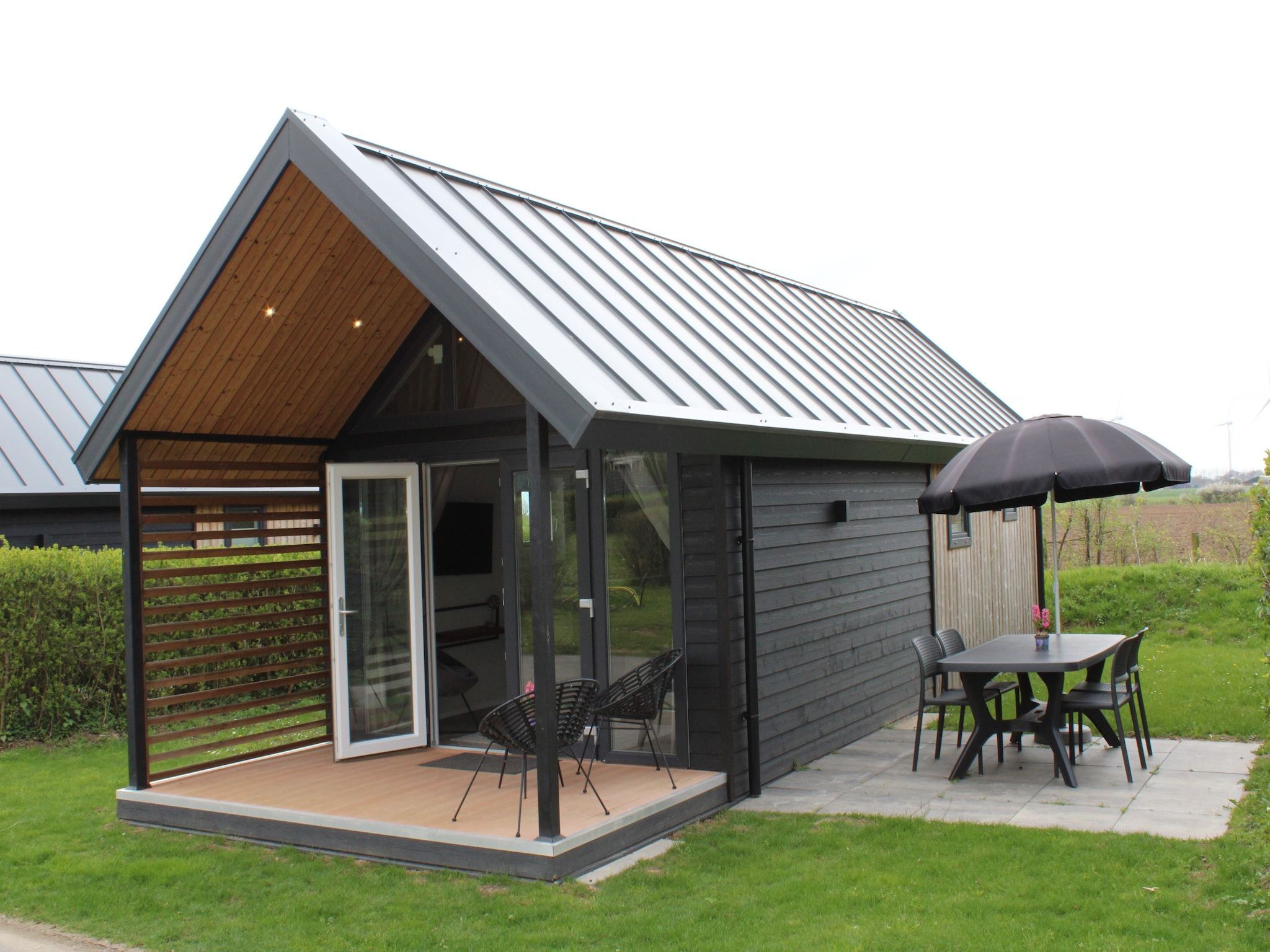 De buitenkant van Recreatiepark Rhederlaagse Meren 20 in Lathum