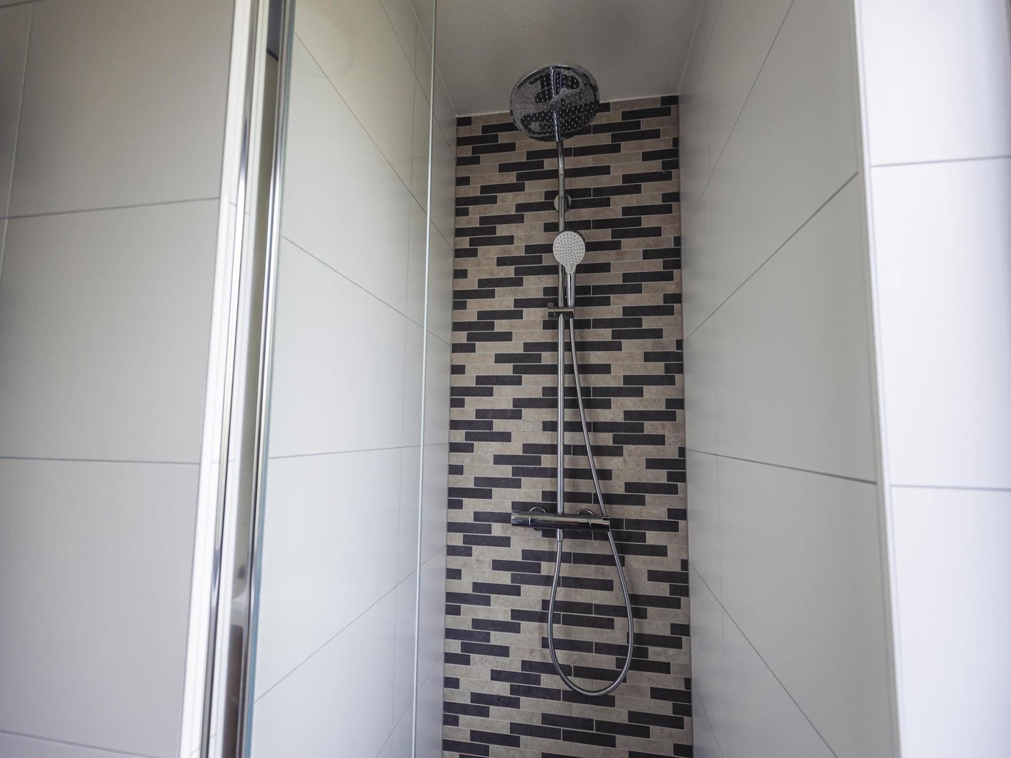De badkamer van Vakantiepark 't Broeckhuys 8 in Ewijk