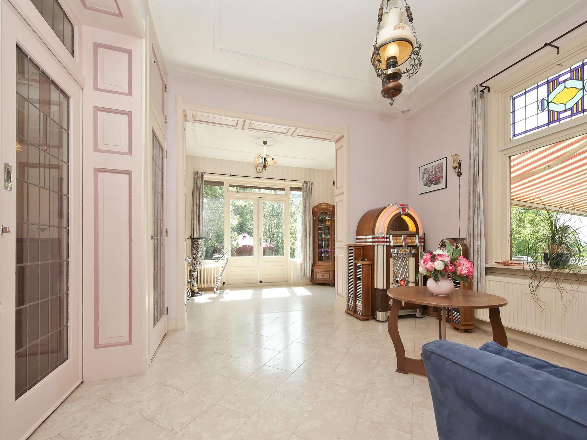 De woonkamer van Karakteristiek landhuis met sauna in Noord-Holland