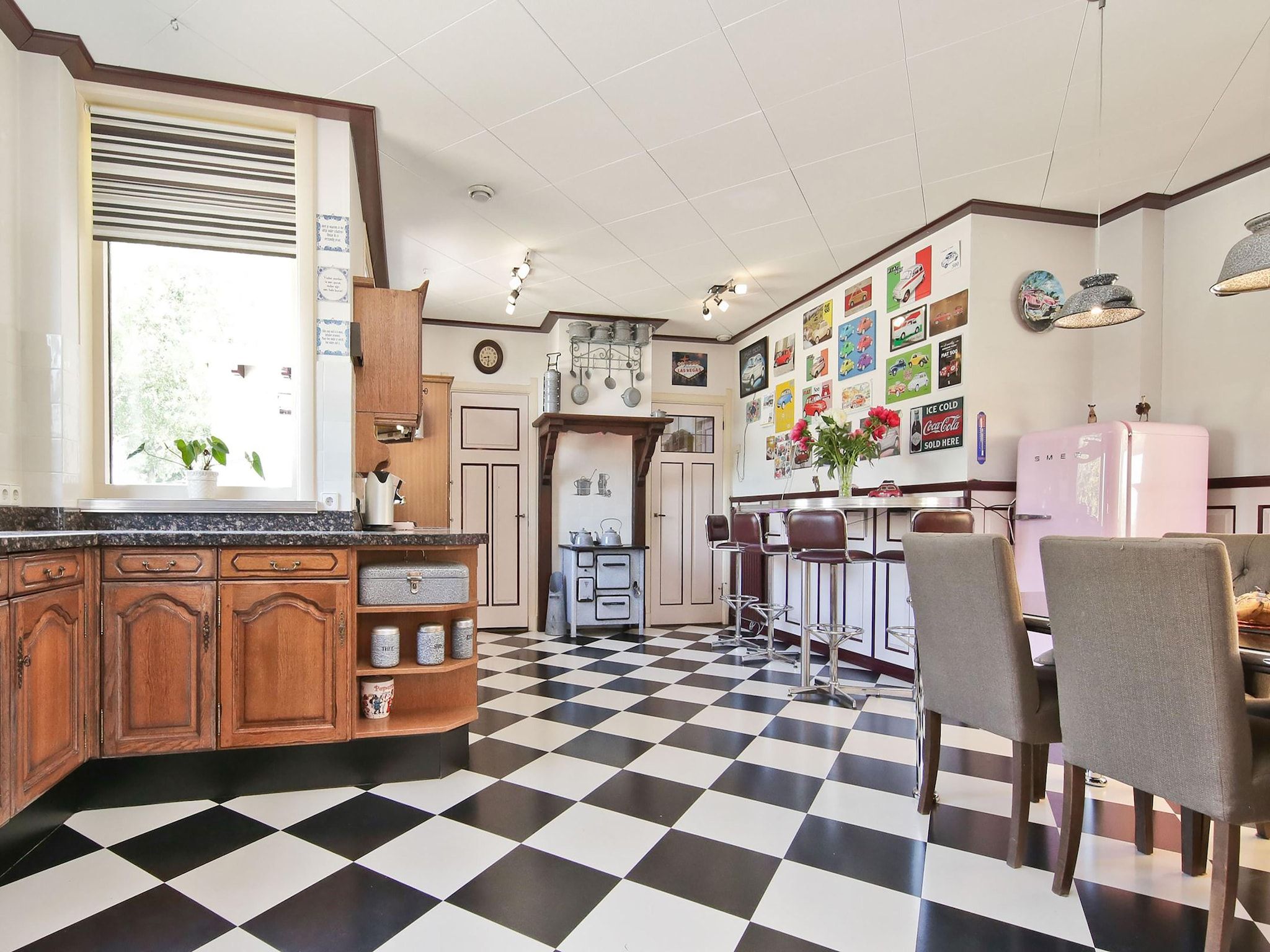 De keuken van Karakteristiek landhuis met sauna in Noord-Holland