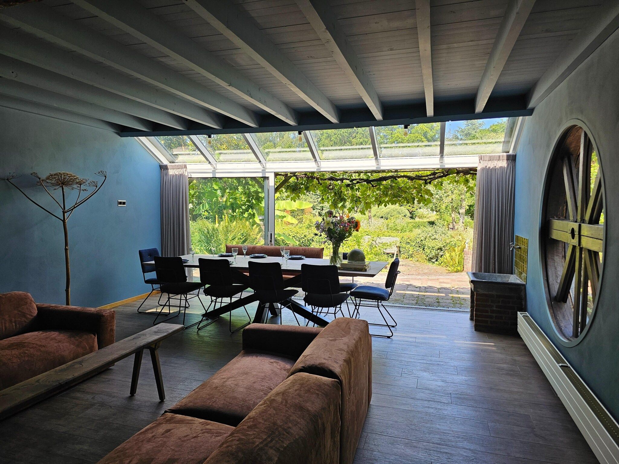 De eetkamer van Dorpswoning Het Tolhuis in Leende