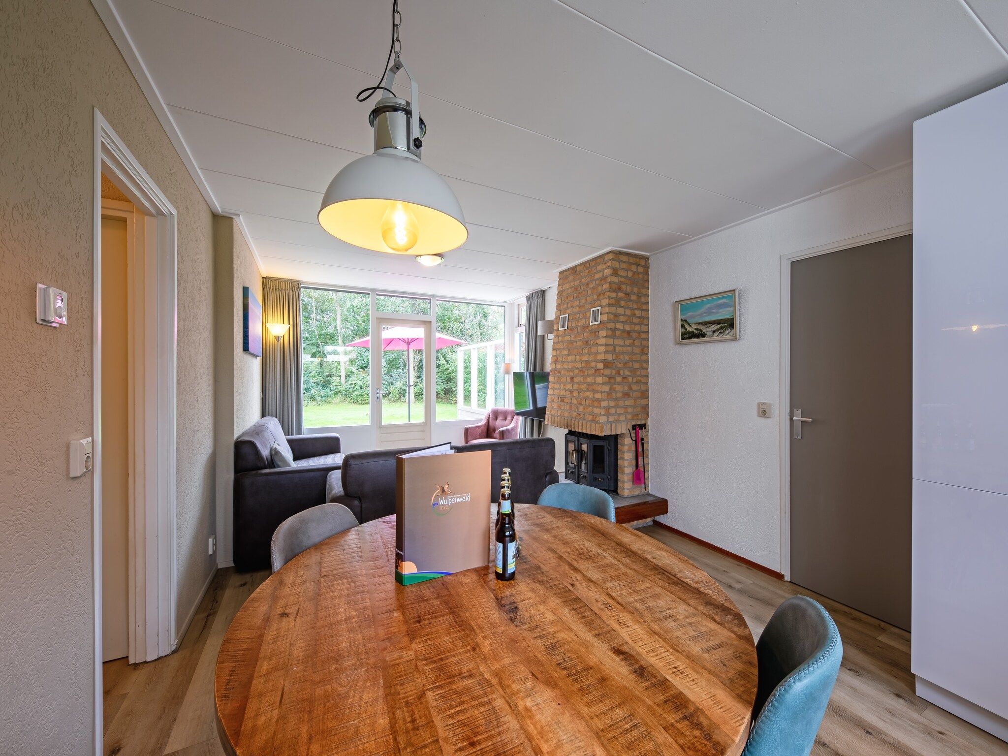 De eetkamer van De Parel 166 in Den Burg