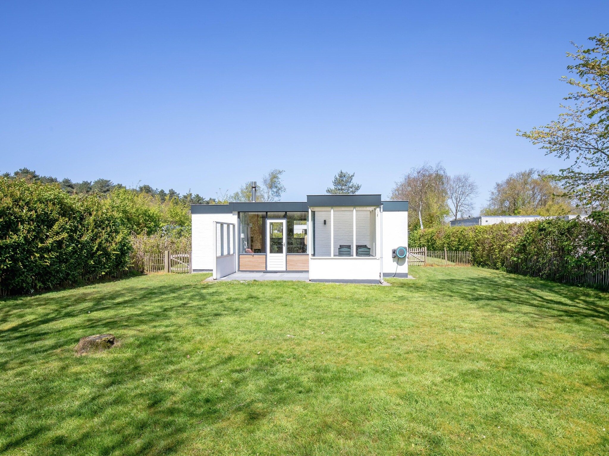 De tuin van De Parel 166 in Den Burg