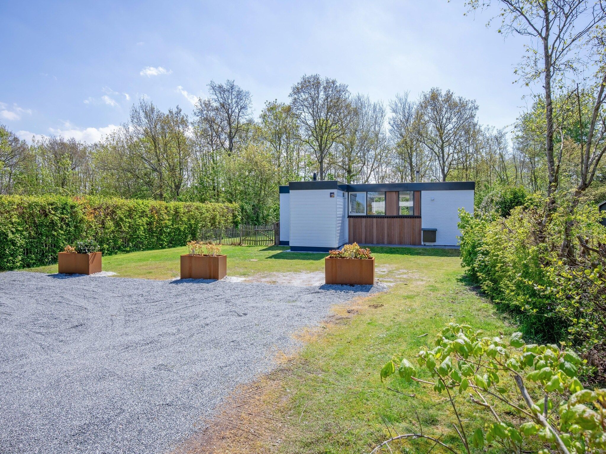 De tuin van De Parel 166 in Den Burg