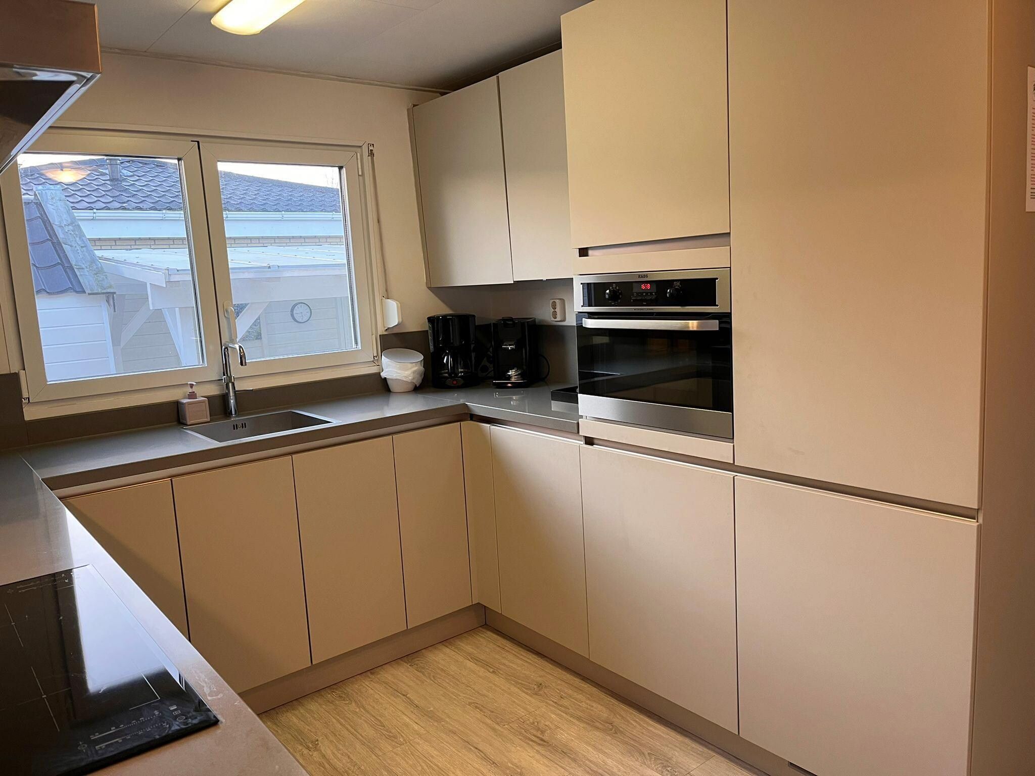 De keuken van Fijne bungalow in Makkum in Friesland