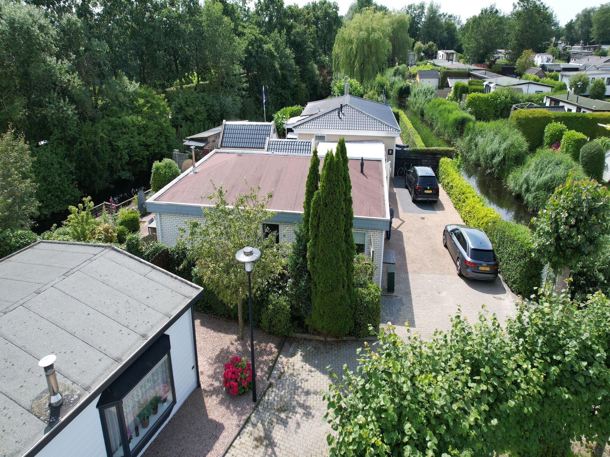 De buitenkant van Fijne bungalow in Makkum in Friesland