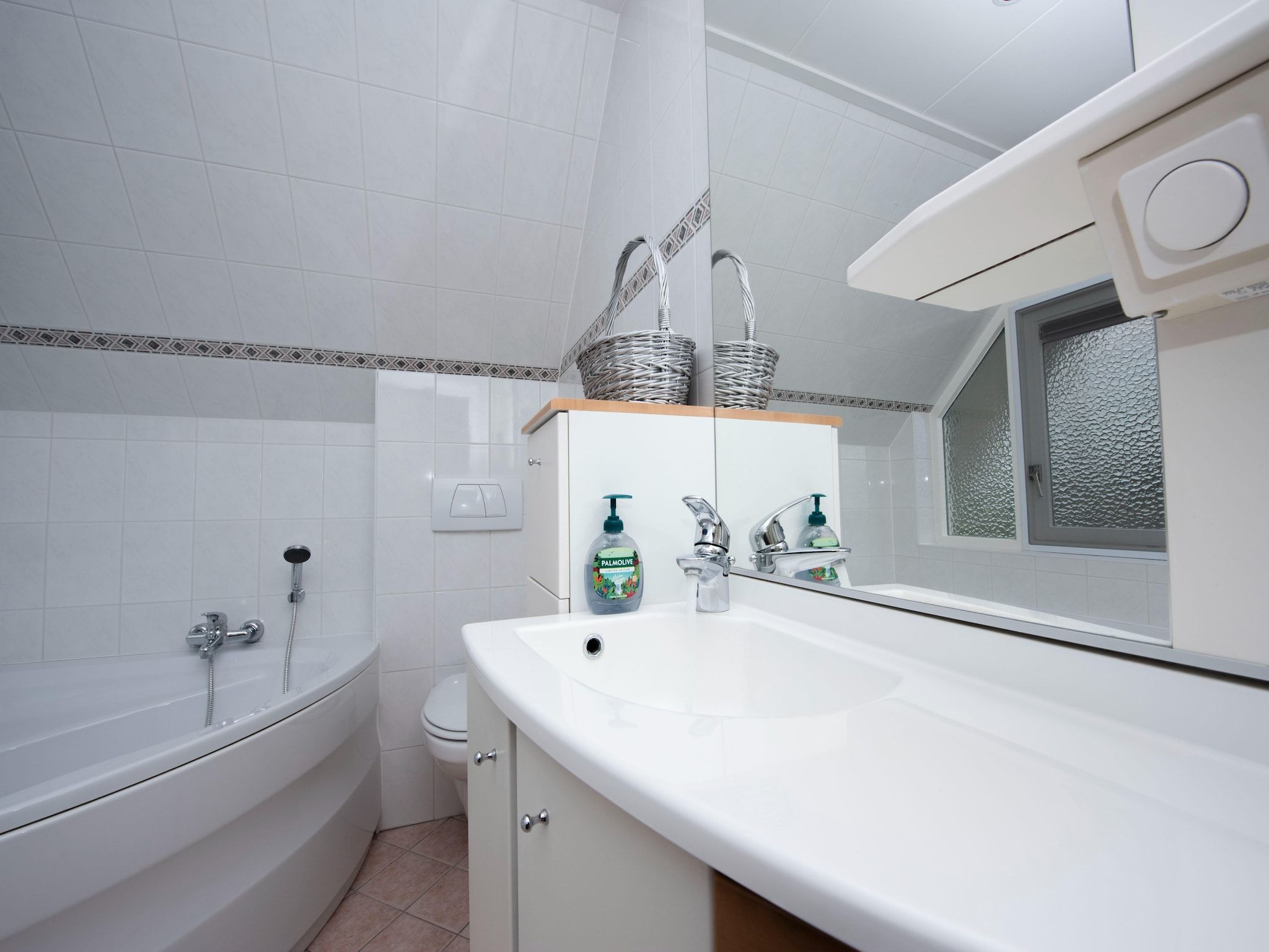 De badkamer van Villa aan het water in Terherne in Terherne