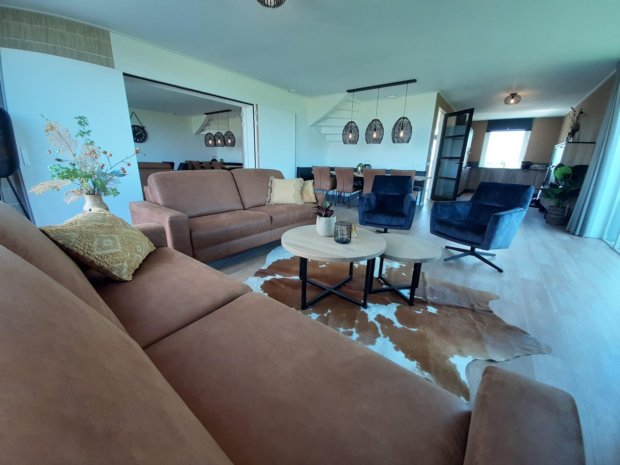 De woonkamer van 20 persoons villa in Leons