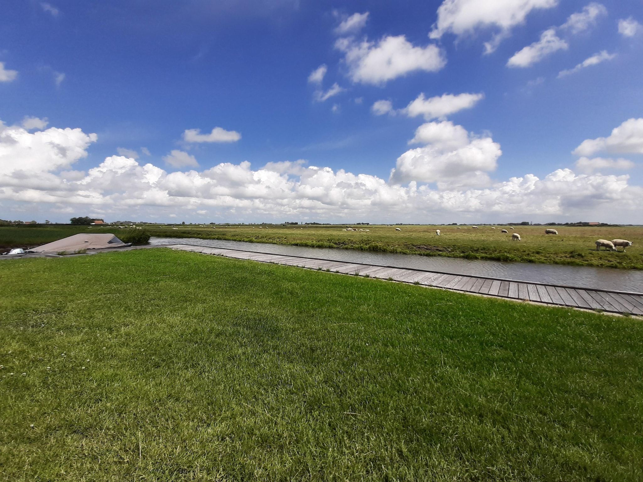 Het uitzicht vanaf 20 persoons villa in Leons