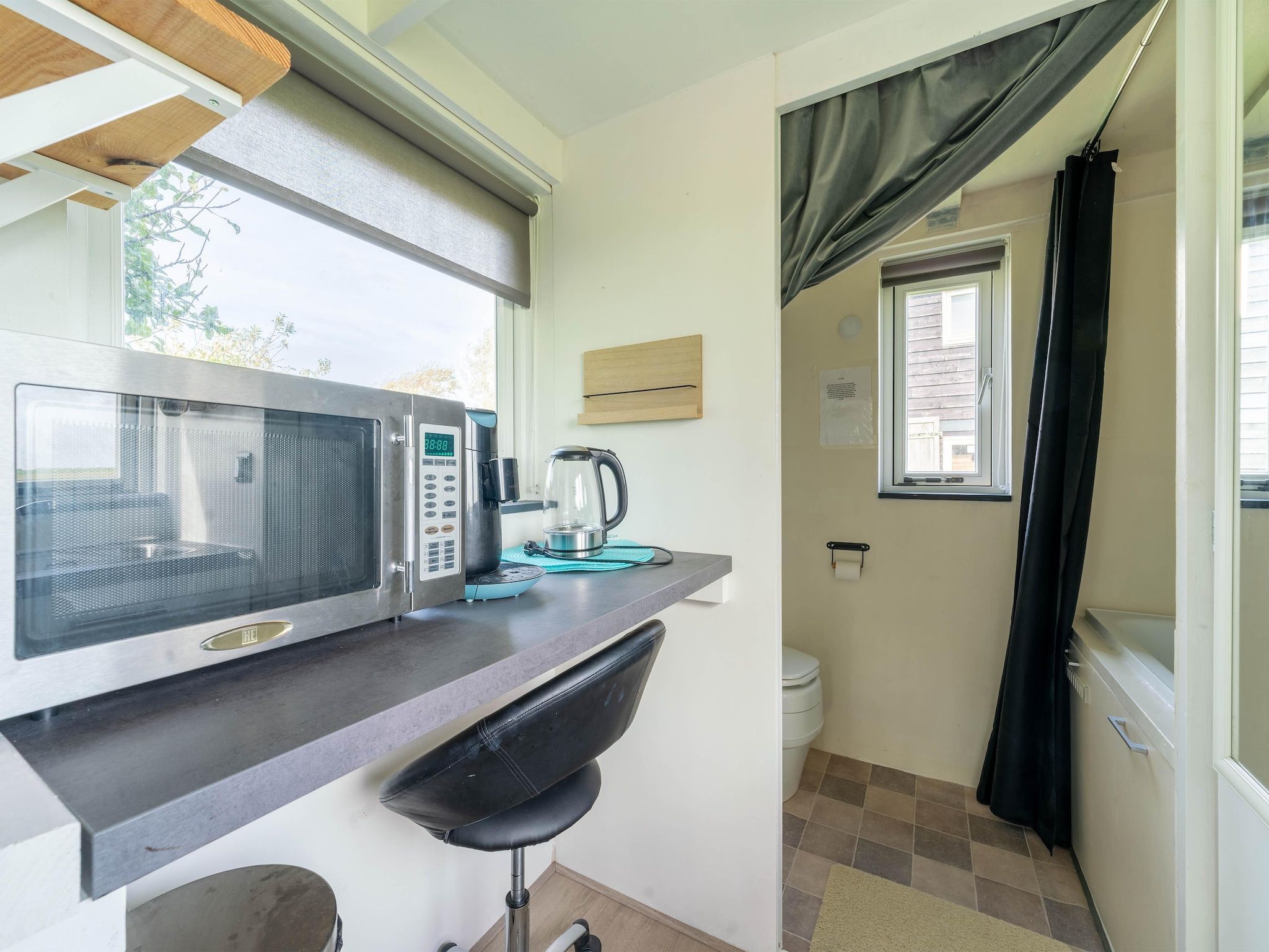 De keuken van Tiny House in Burgerbrug