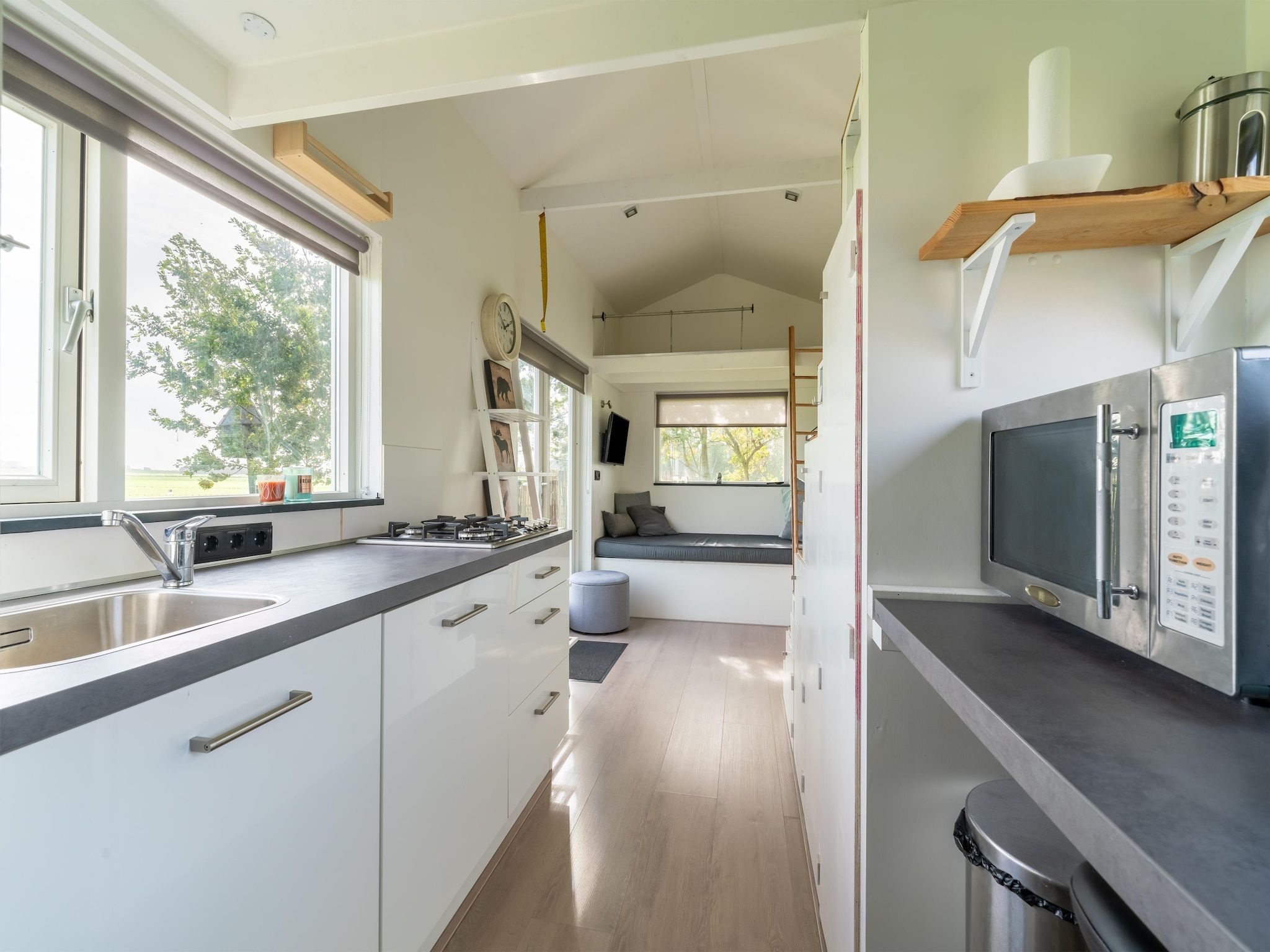 De keuken van Tiny House in Burgerbrug