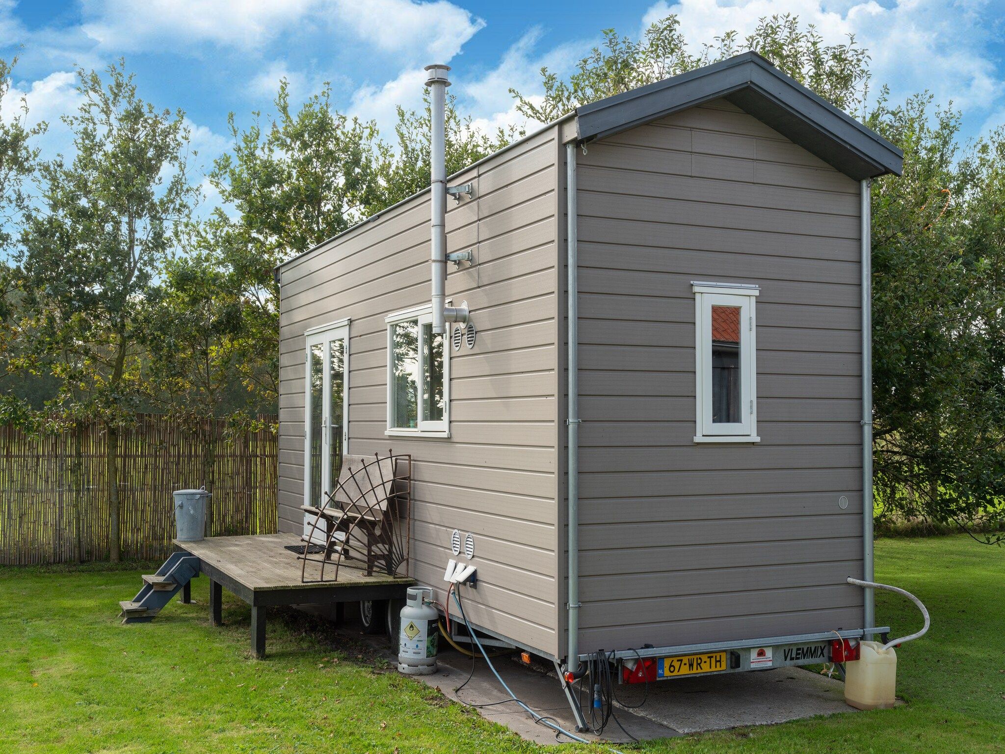 De buitenkant van Tiny House in Burgerbrug