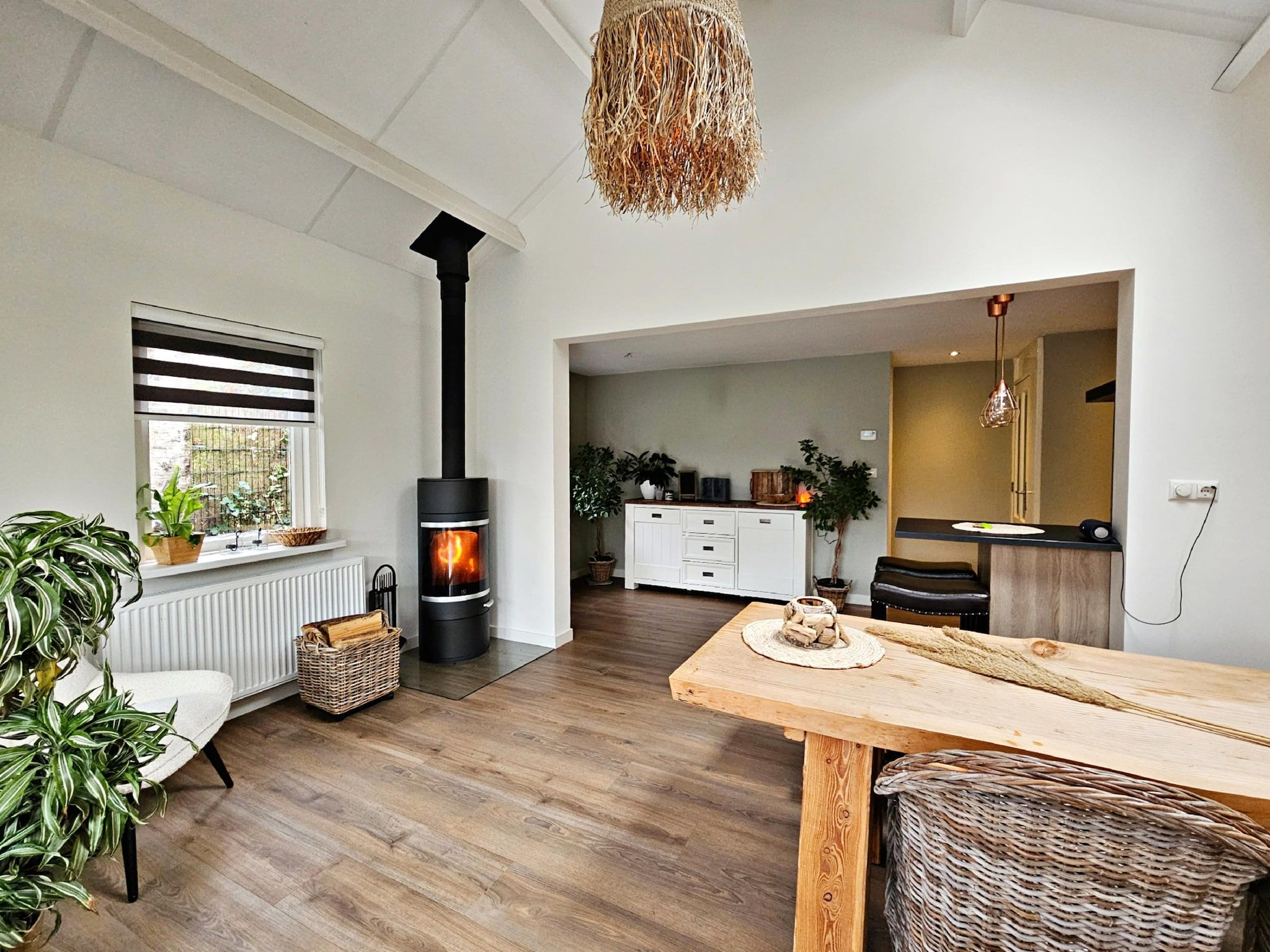 De eetkamer van Vakantiewoning het Bakhuis Zeumershof 4 pax in Voorthuizen