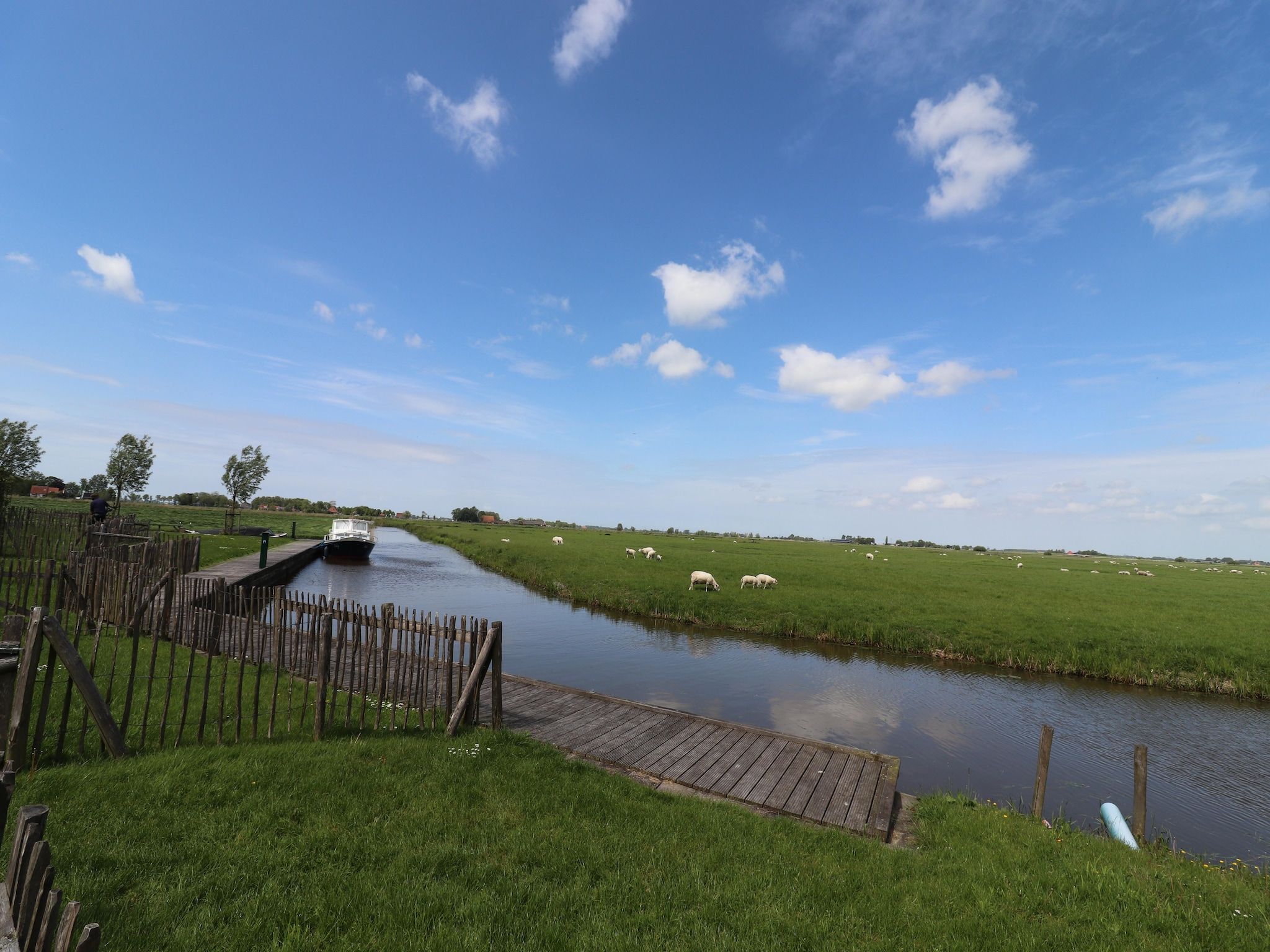 Het uitzicht vanaf Friese Villa in Leons in Leons