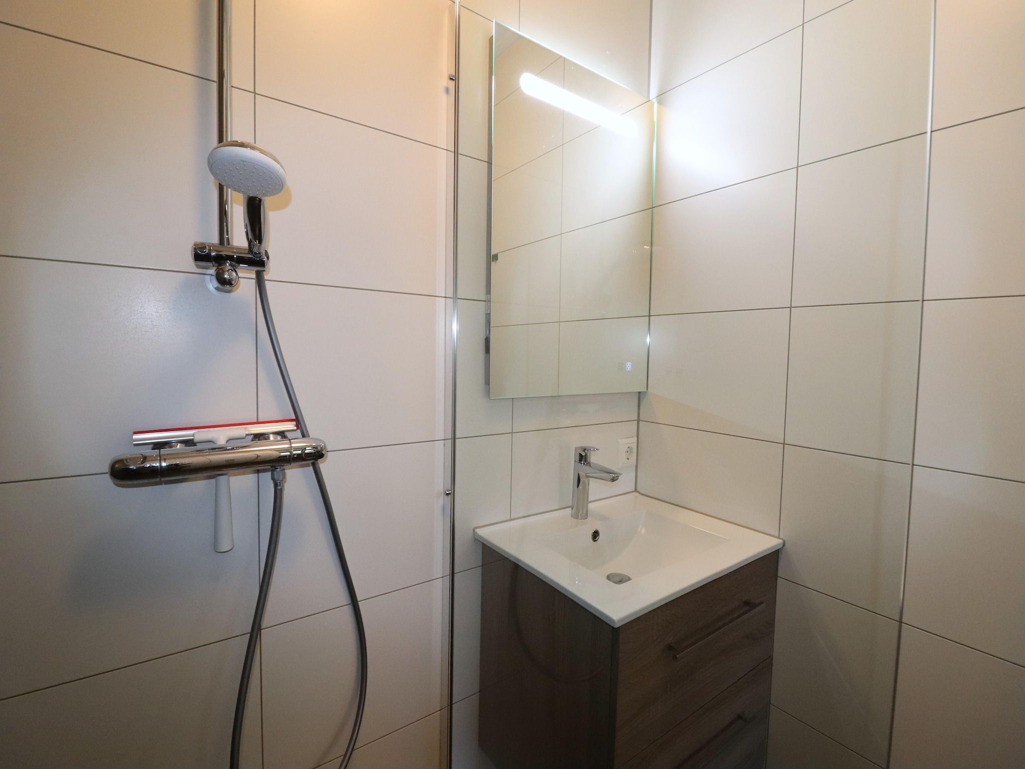 De badkamer van 20 persoons villa in Leons