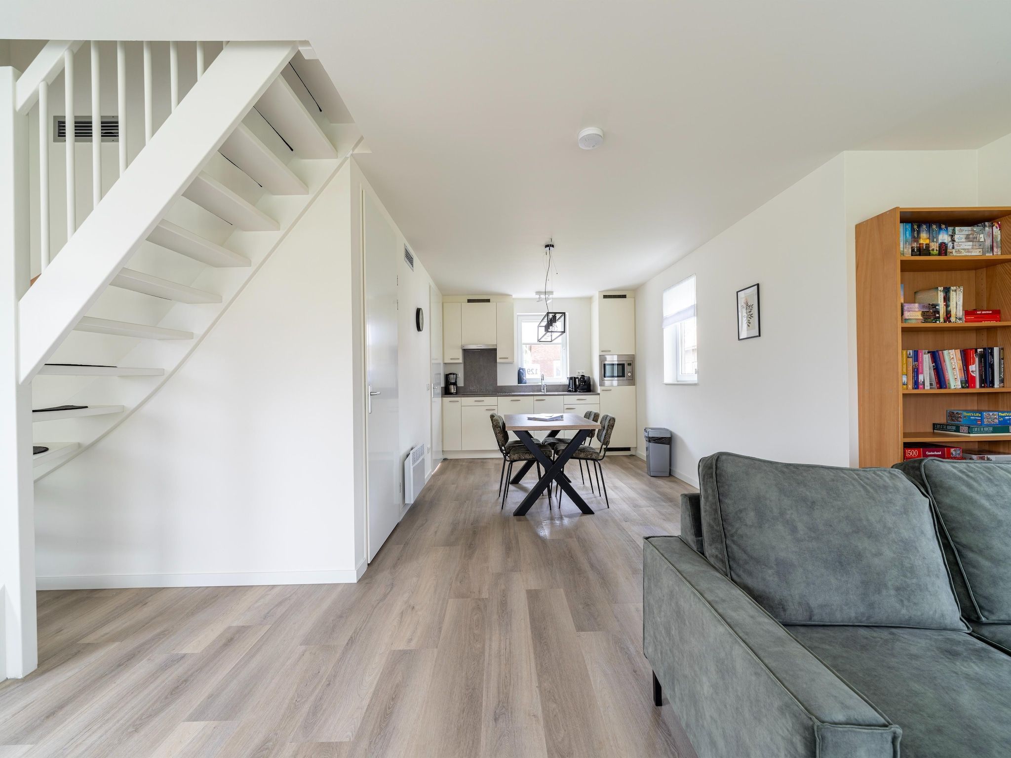 De woonkamer van Strandloper 129 in Simonshaven