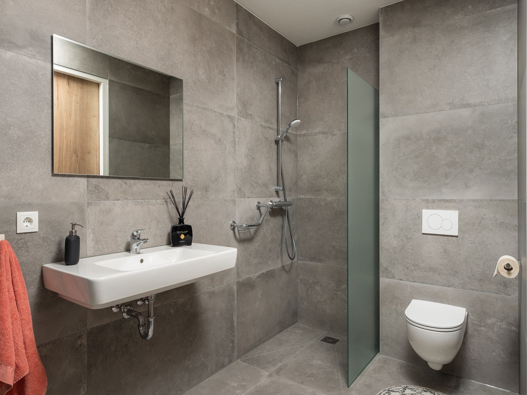 De badkamer van Het Landhuis in Losser