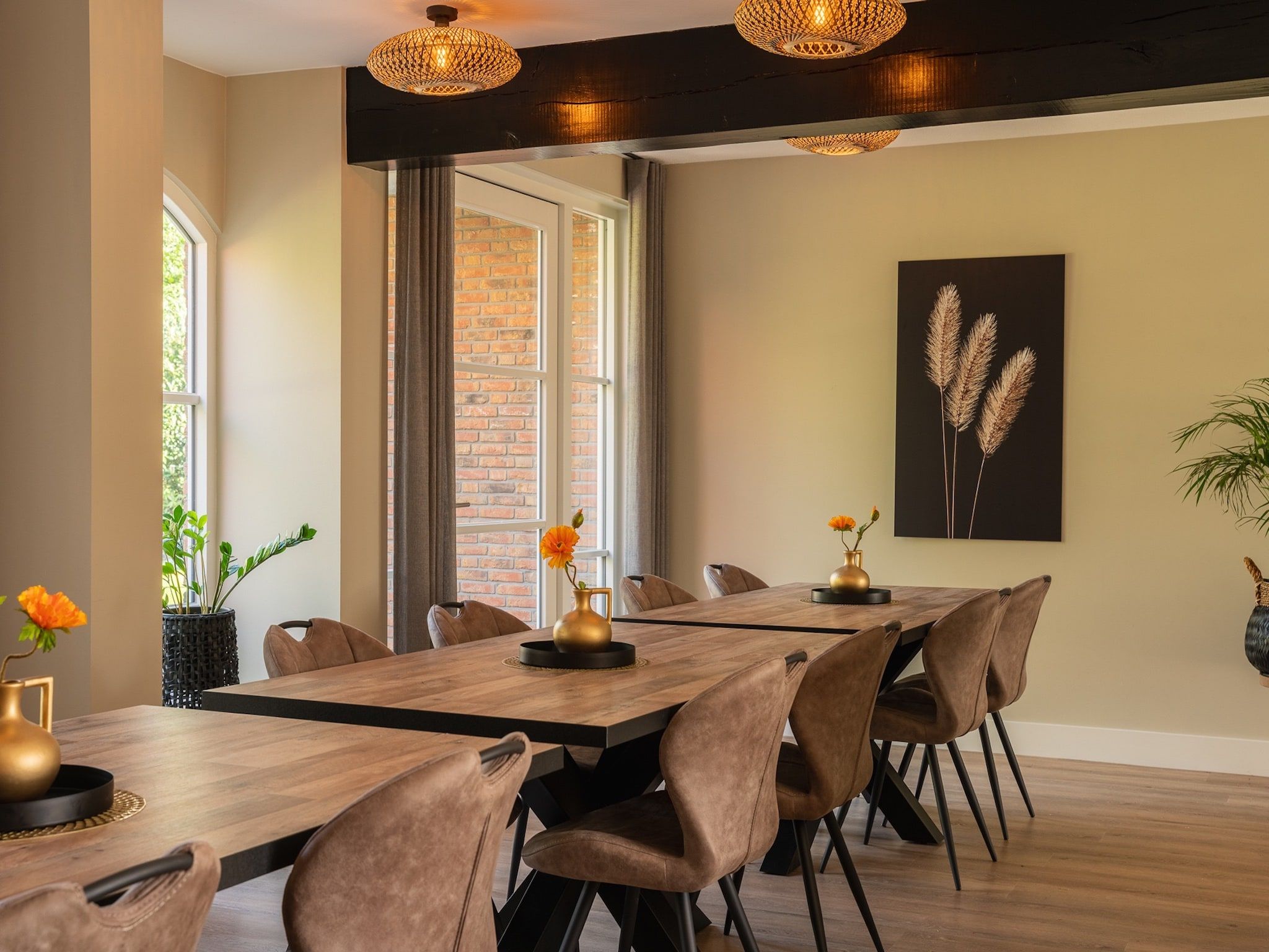 De eetkamer van Het Landhuis in Losser