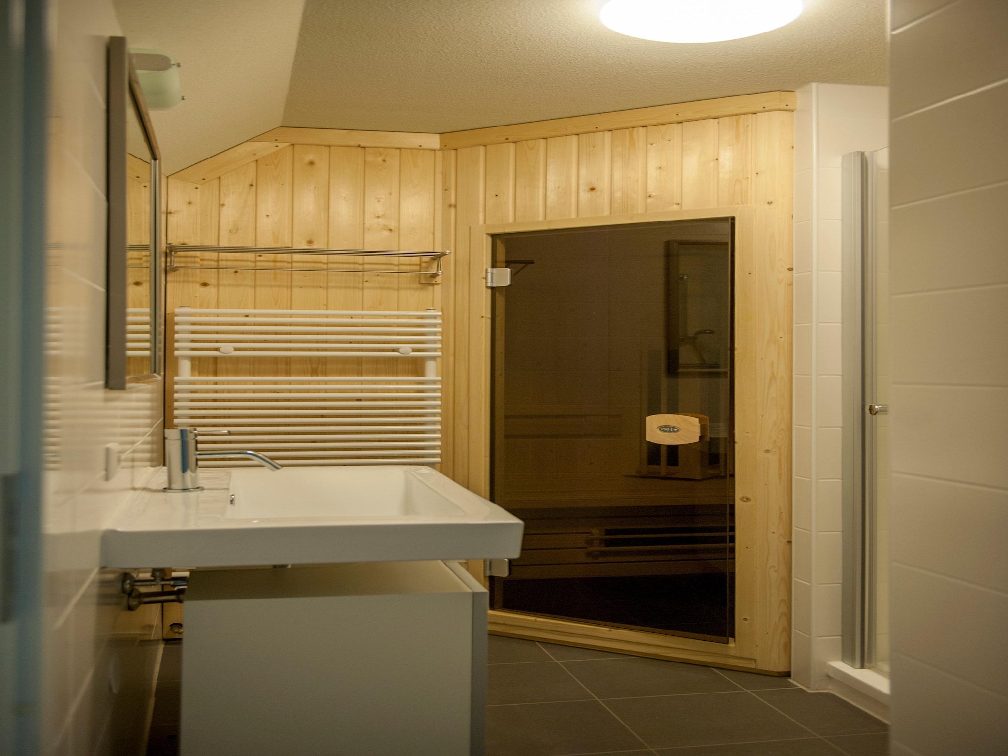 De badkamer van Noordzee Résidence Cadzand-Bad 32 in Cadzand-Bad