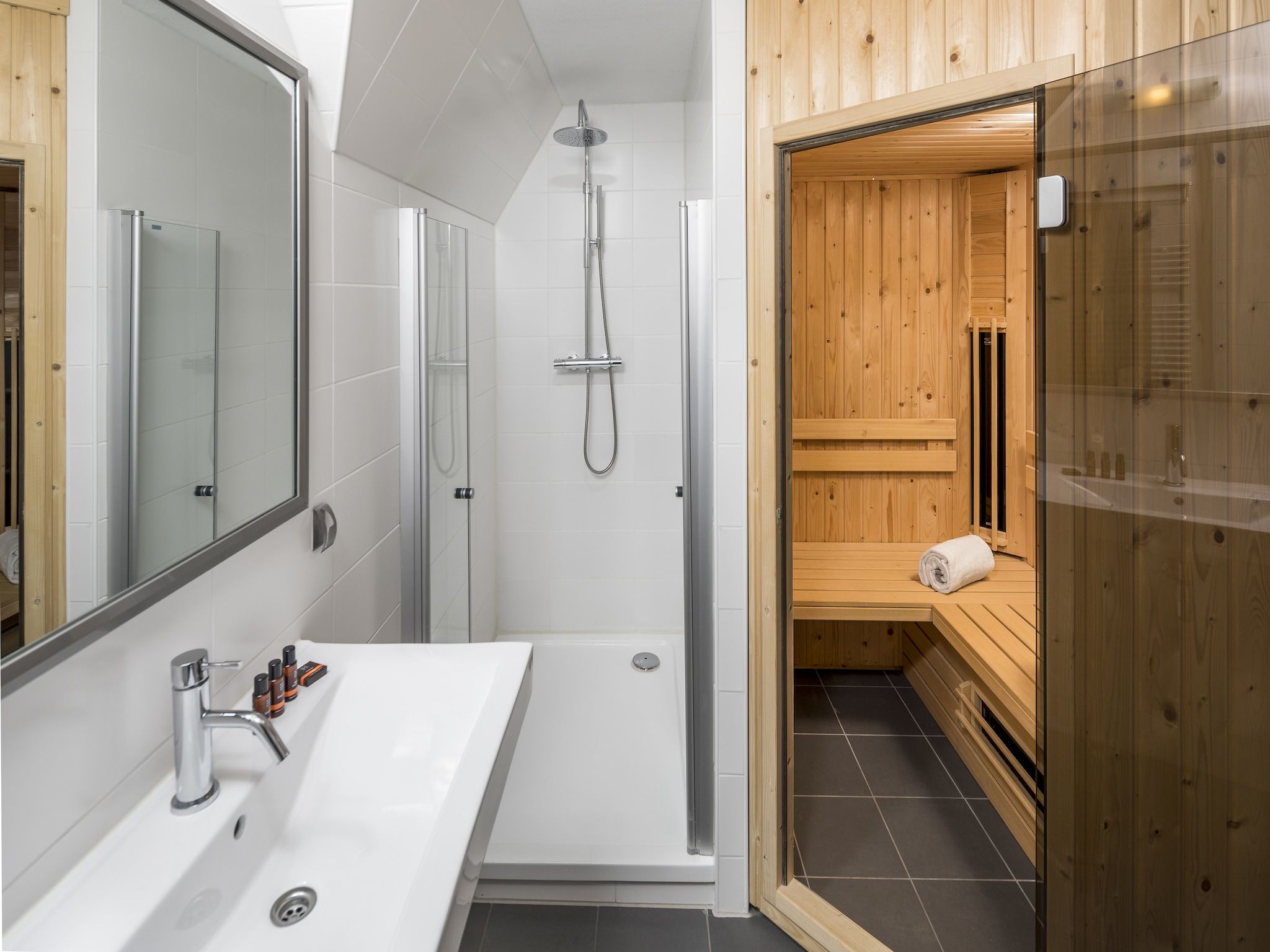 De badkamer van Noordzee Résidence Cadzand-Bad 33 in Cadzand-Bad