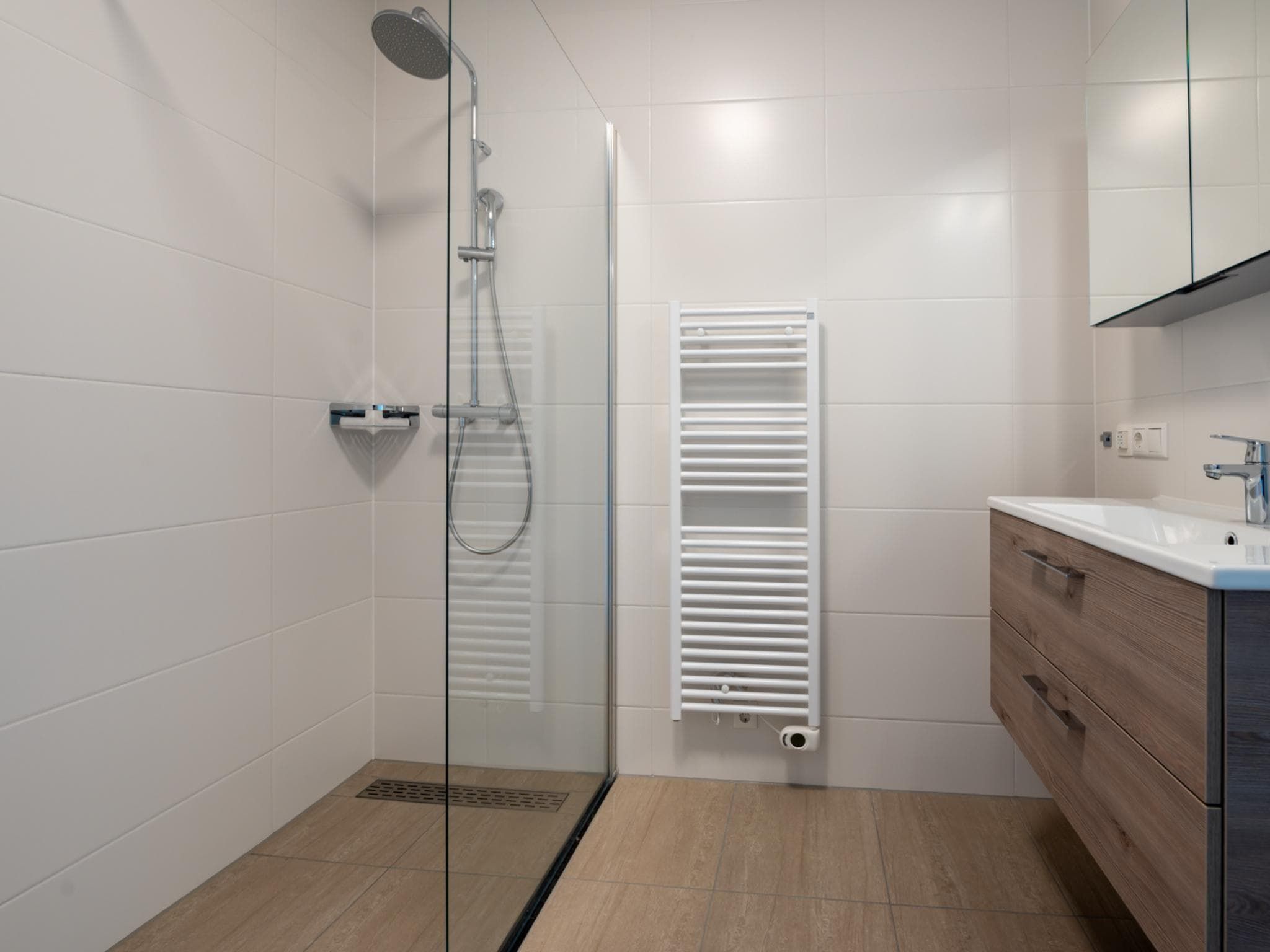 De badkamer van Veerse Wende 6 pers in Arnemuiden