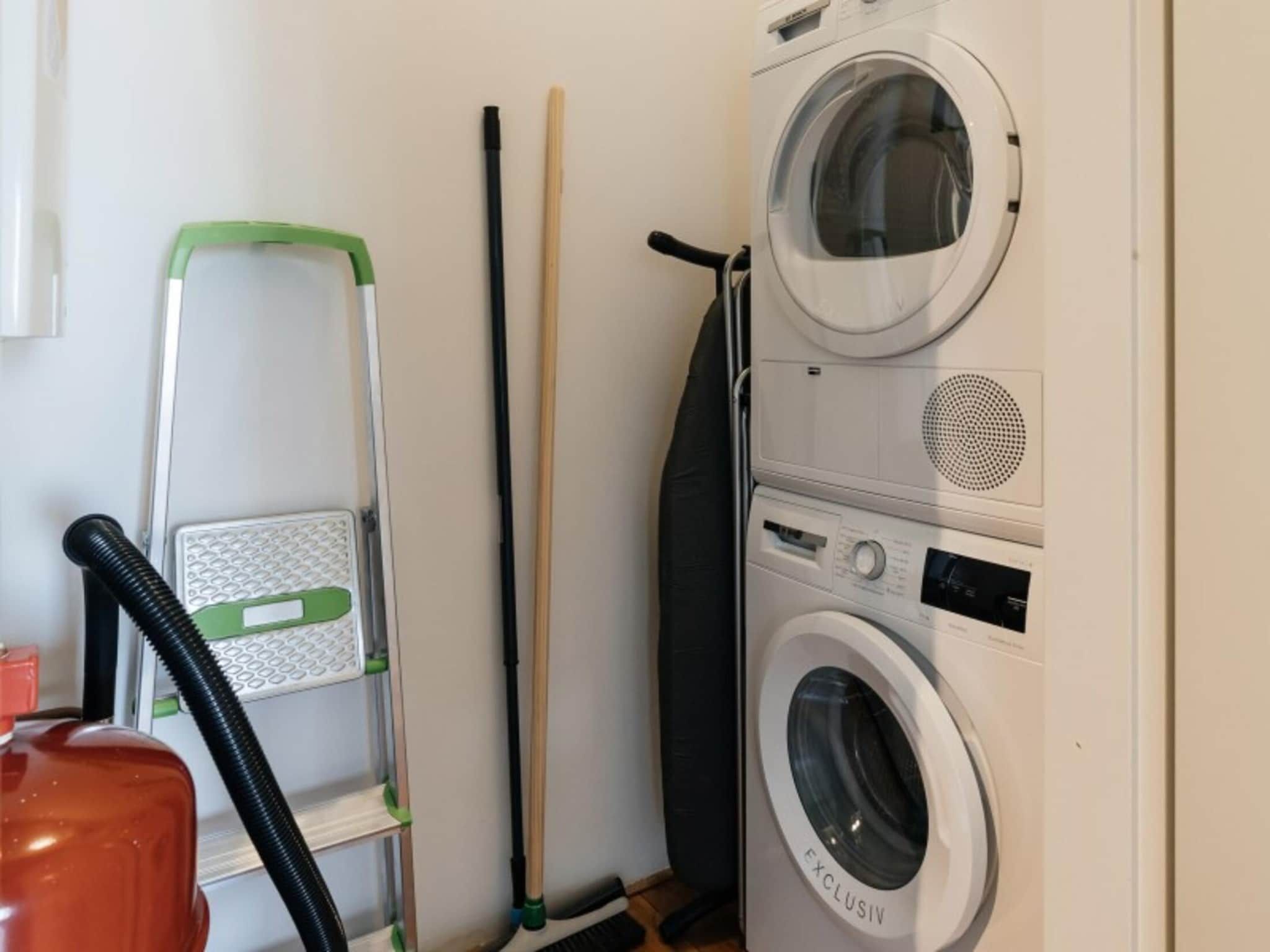 Voorzieningen bij Scheveningen Harbour 16 in Scheveningen