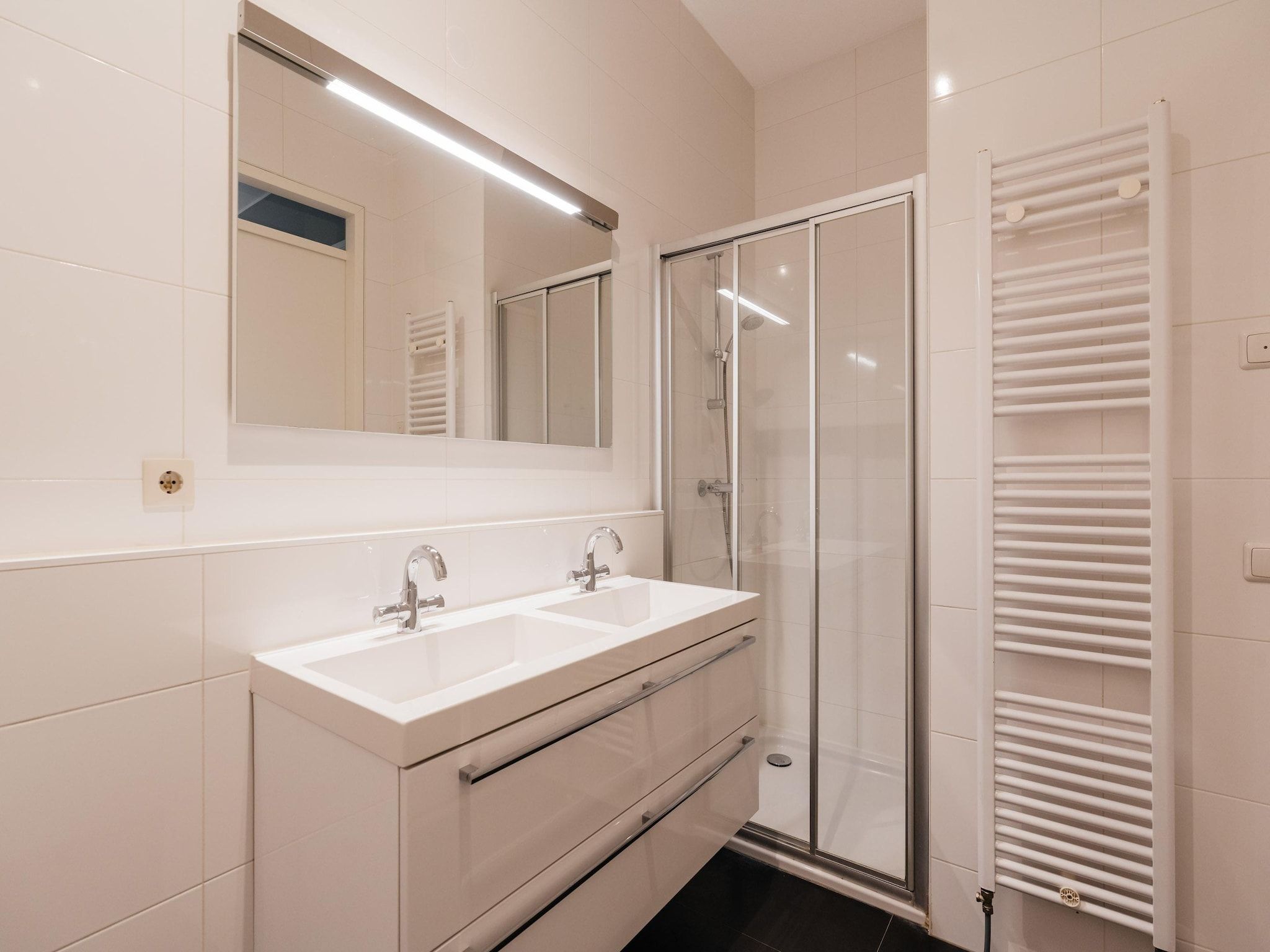 De badkamer van Scheveningen Harbour 18C in Scheveningen