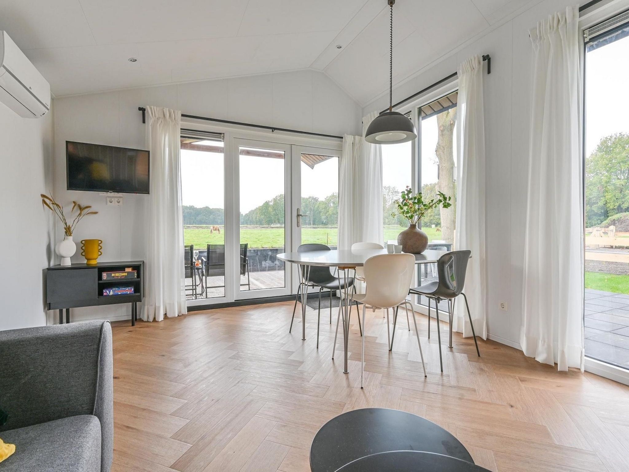 De eetkamer van Resort Drentse Weelde 1 in Hoogersmilde