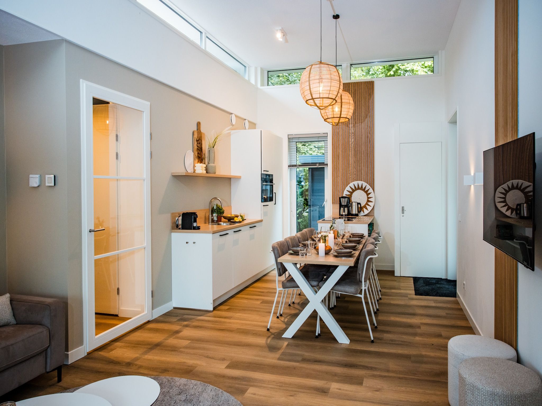 De woonkamer van Steenpatrijs 17-06 in Voorthuizen