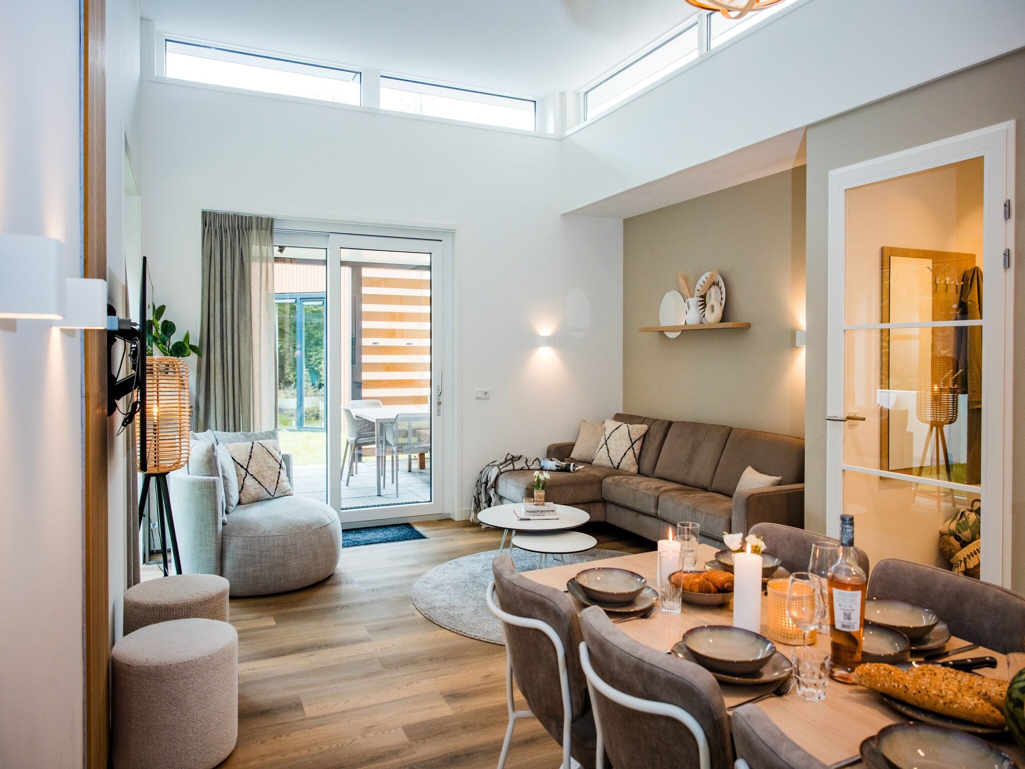 De woonkamer van Steenpatrijs 17-06 in Voorthuizen