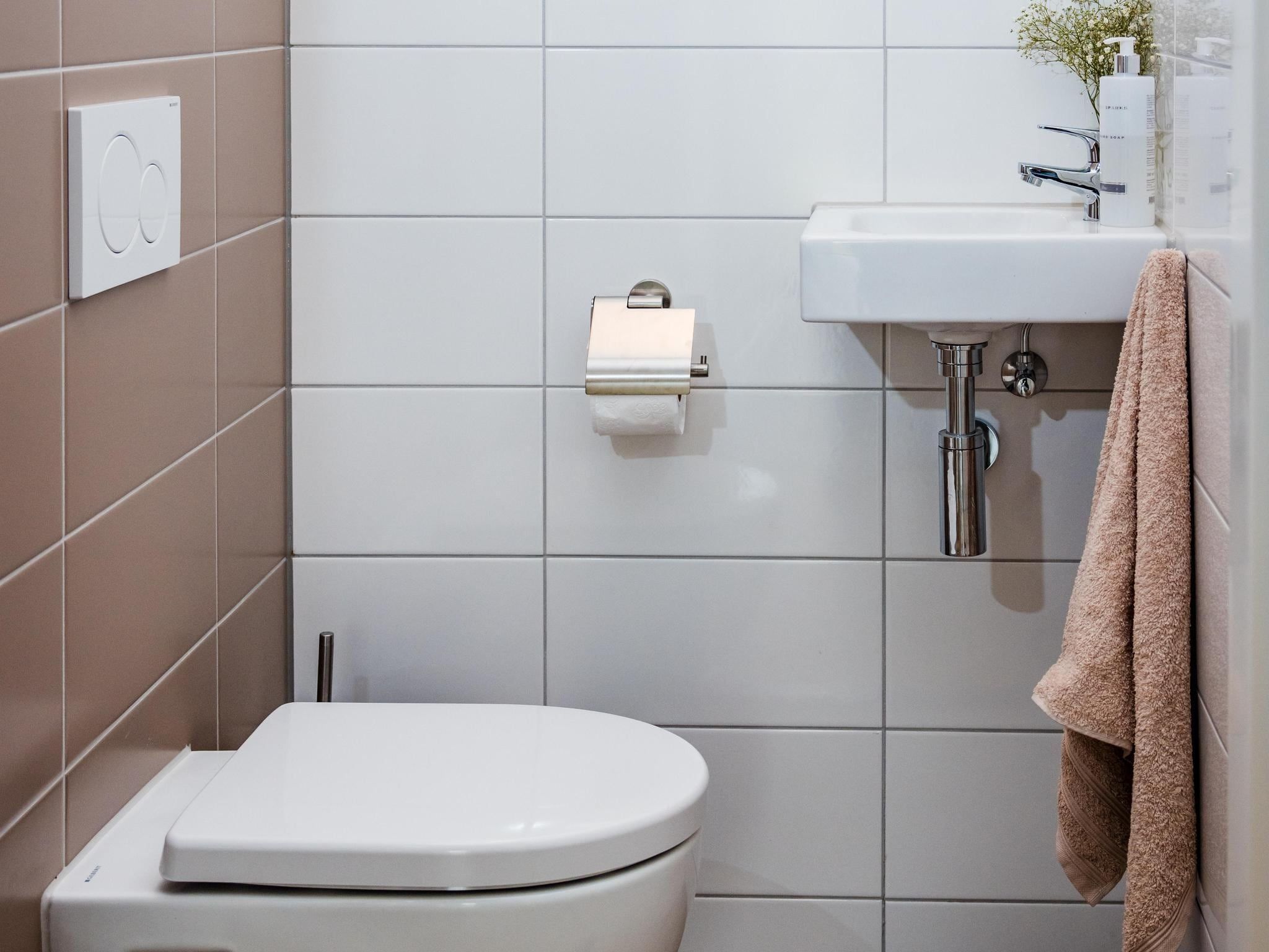 De badkamer van Dwergarend 17-14 in Voorthuizen